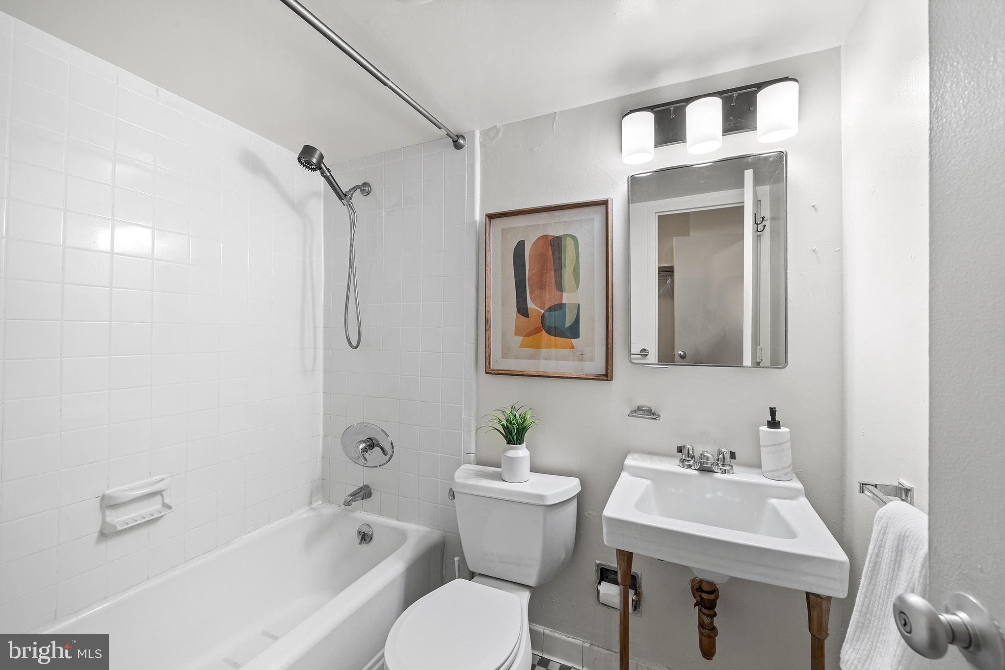 SOCIETY HILL - Residential