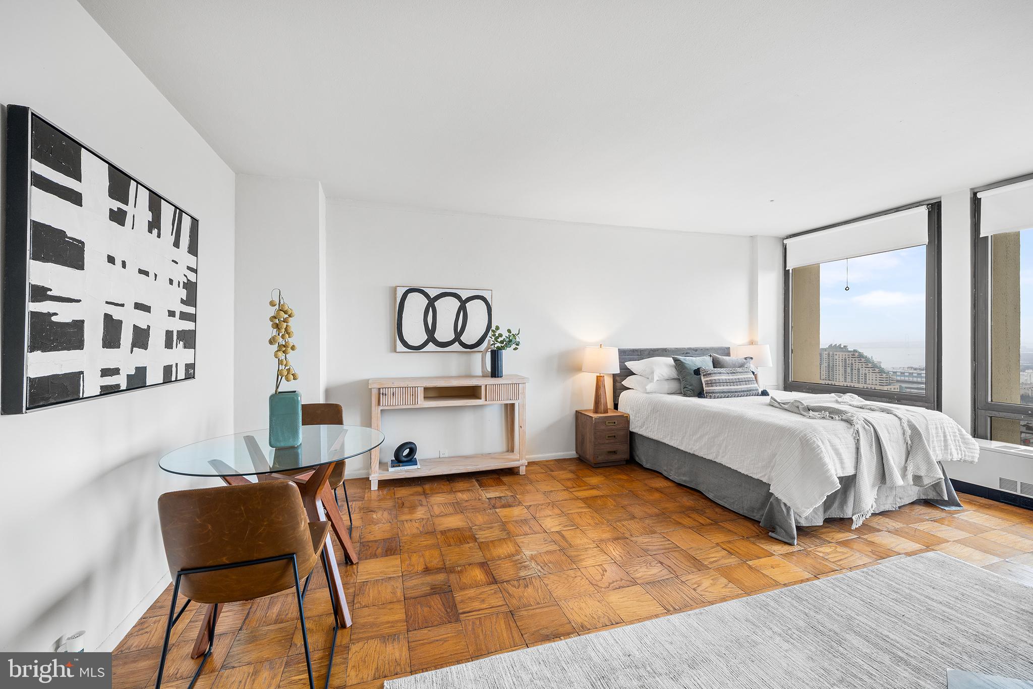 SOCIETY HILL - Residential