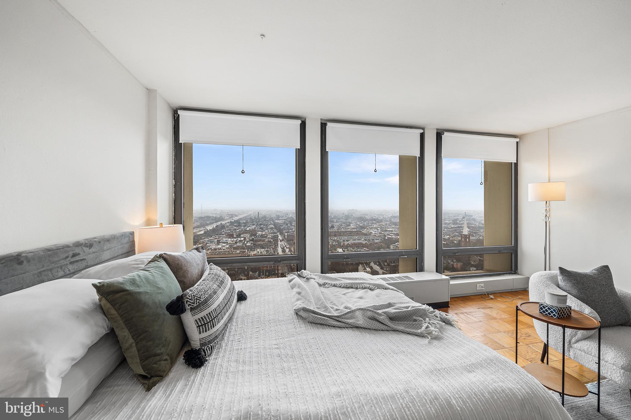 SOCIETY HILL - Residential