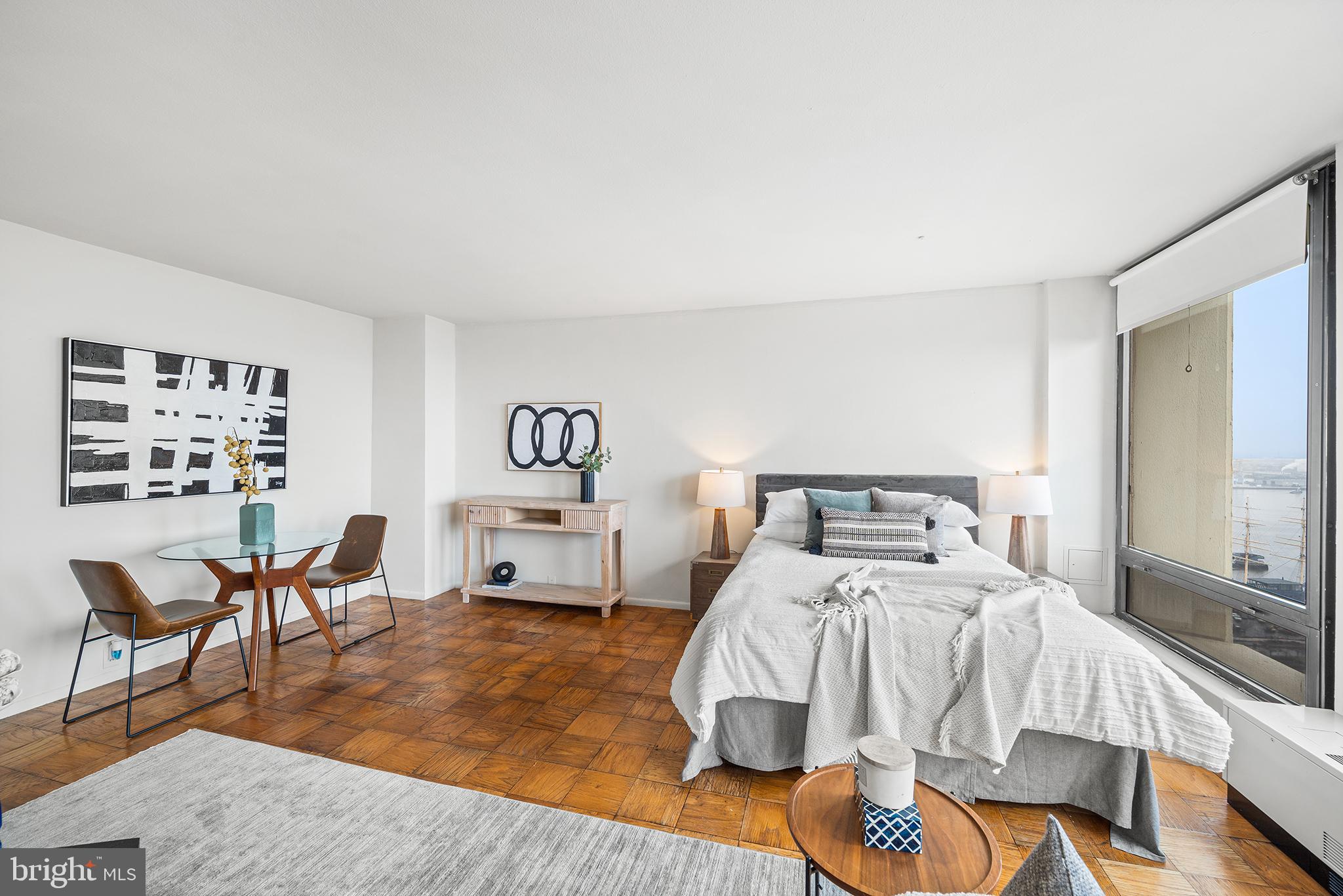 SOCIETY HILL - Residential