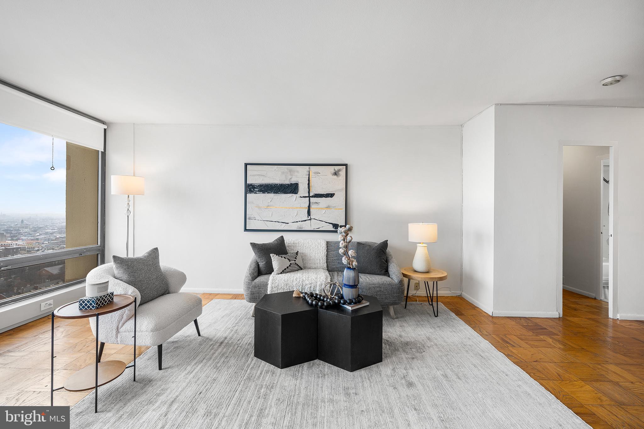 SOCIETY HILL - Residential