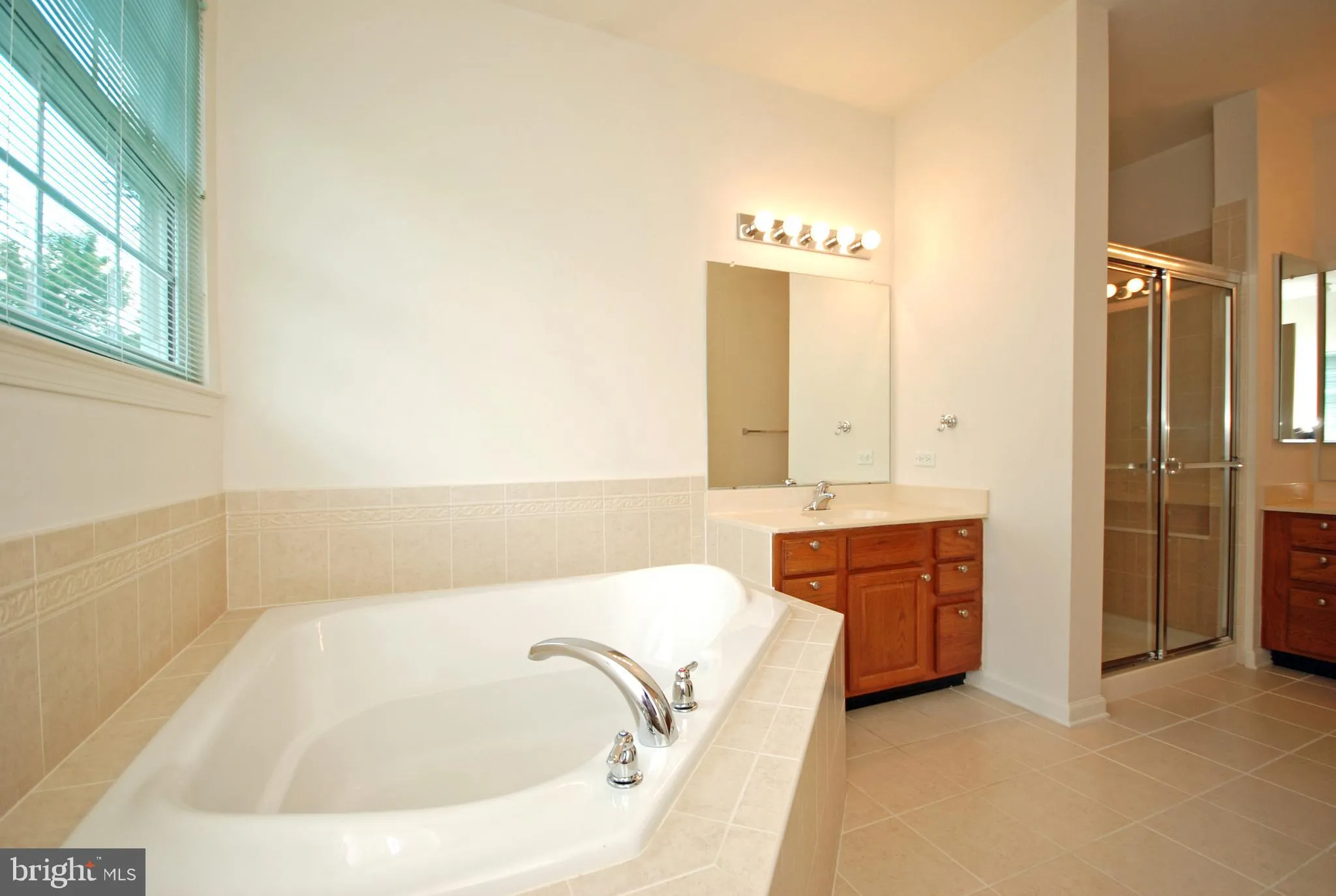 Allentown, New Jersey 08501, United States, 2 Bedrooms Bedrooms, ,2 BathroomsBathrooms,Residential,Active,174922