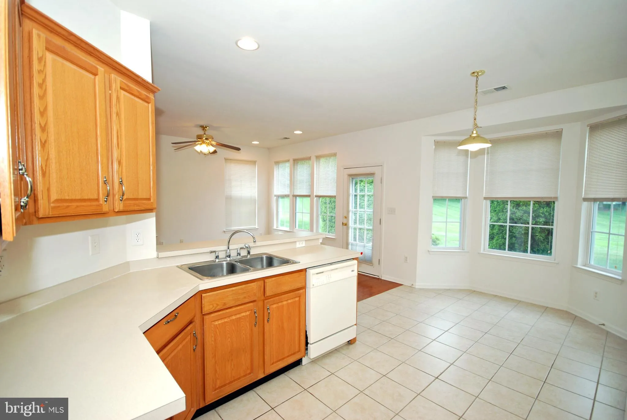 Allentown, New Jersey 08501, United States, 2 Bedrooms Bedrooms, ,2 BathroomsBathrooms,Residential,Active,174922