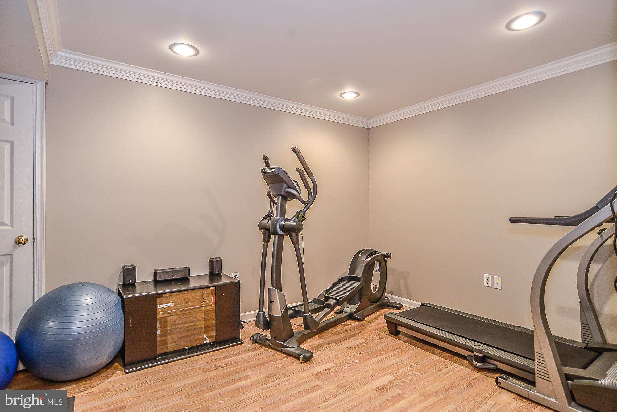 RIDGEGATE WOODS - Residential