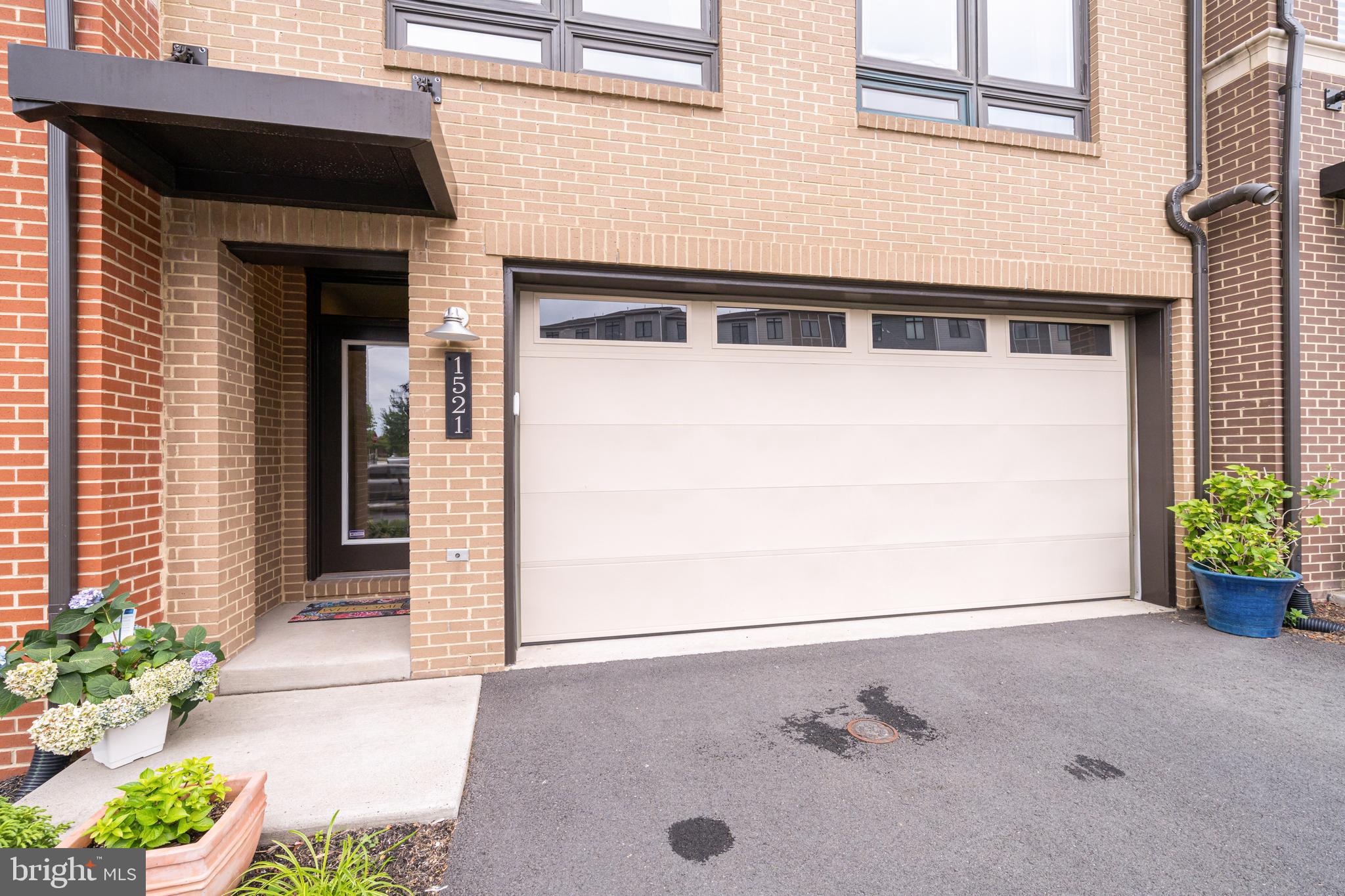 VILLAGE AT LEESBURG - Residential Lease