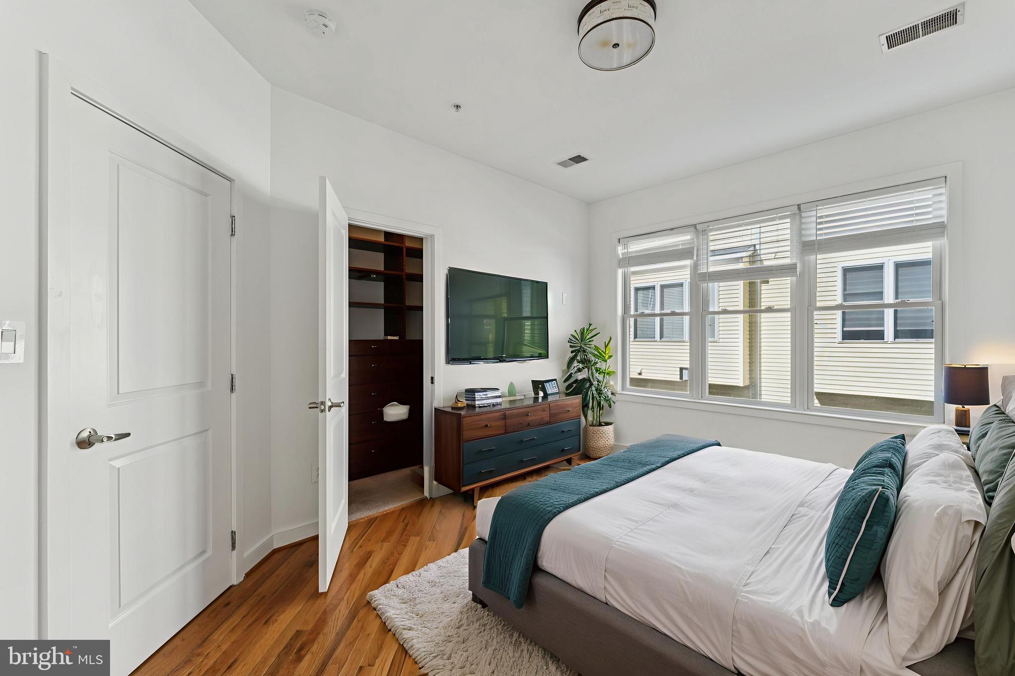 4410 LONGFELLOW STREET