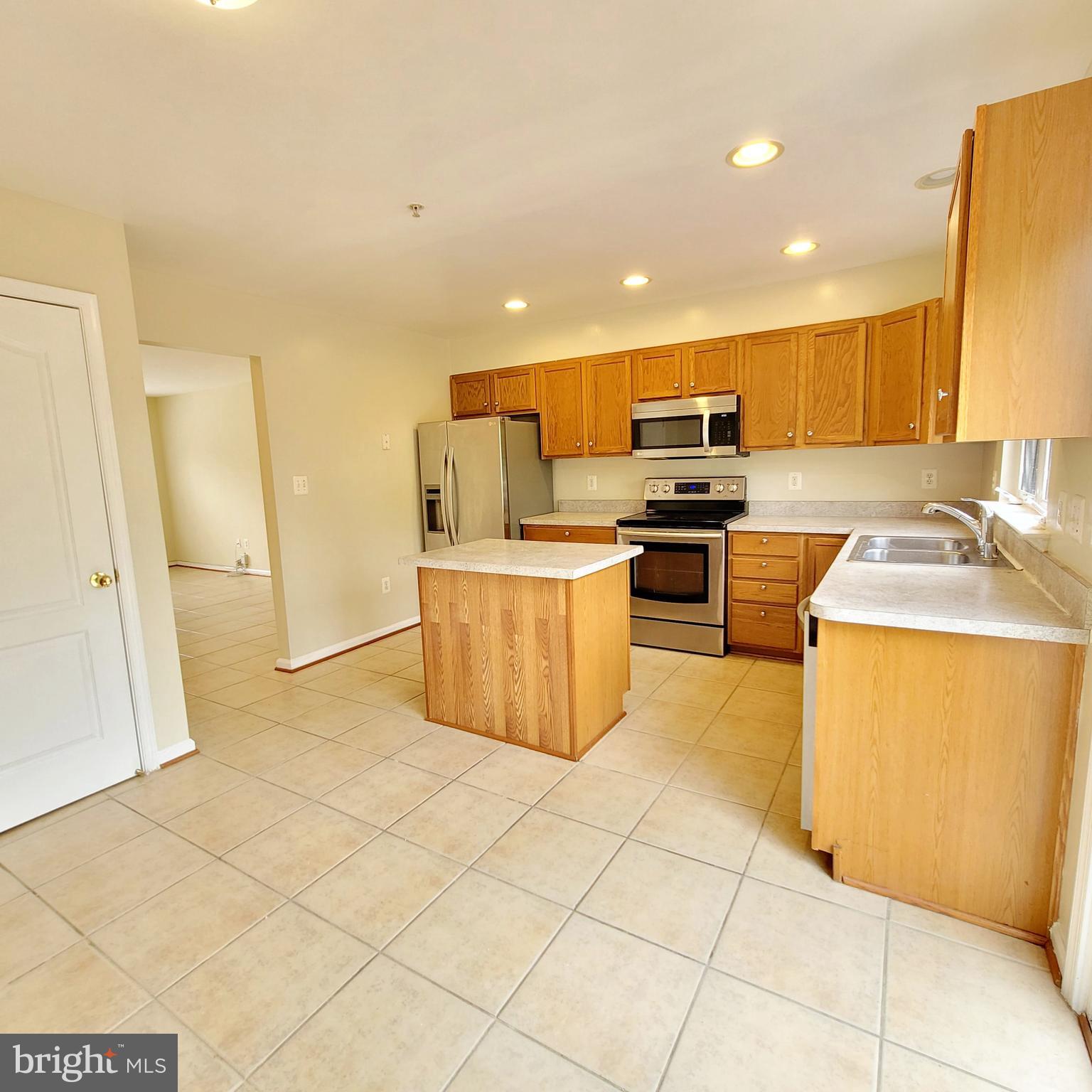 HIGHLANDS AT CLARKSBURG - Residential Lease