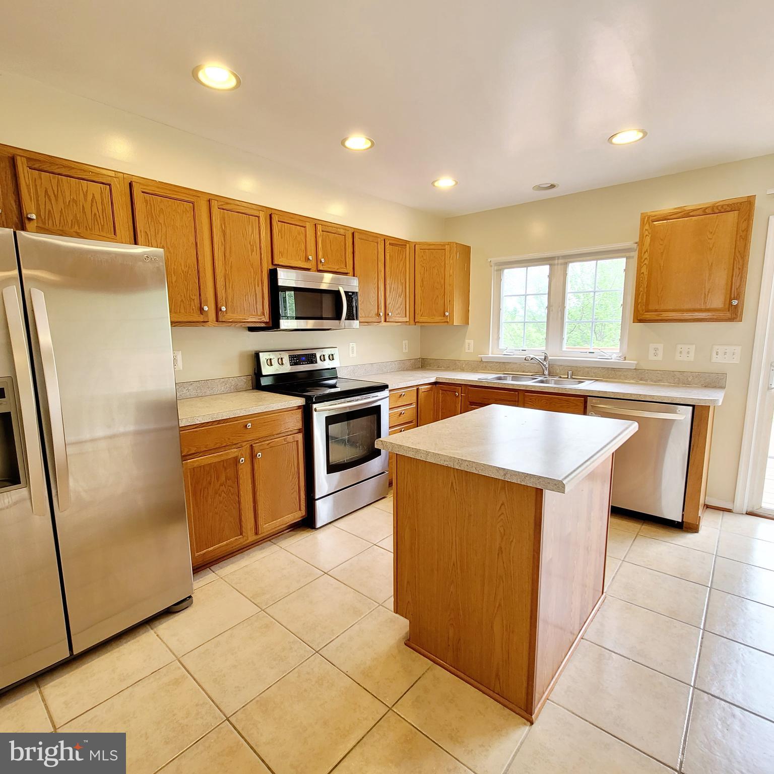 HIGHLANDS AT CLARKSBURG - Residential Lease