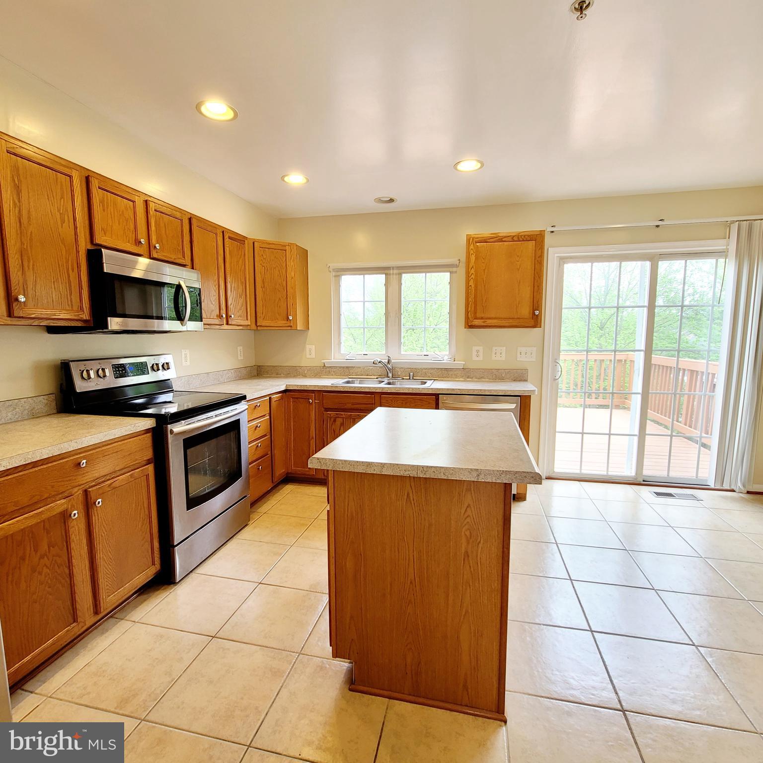 HIGHLANDS AT CLARKSBURG - Residential Lease