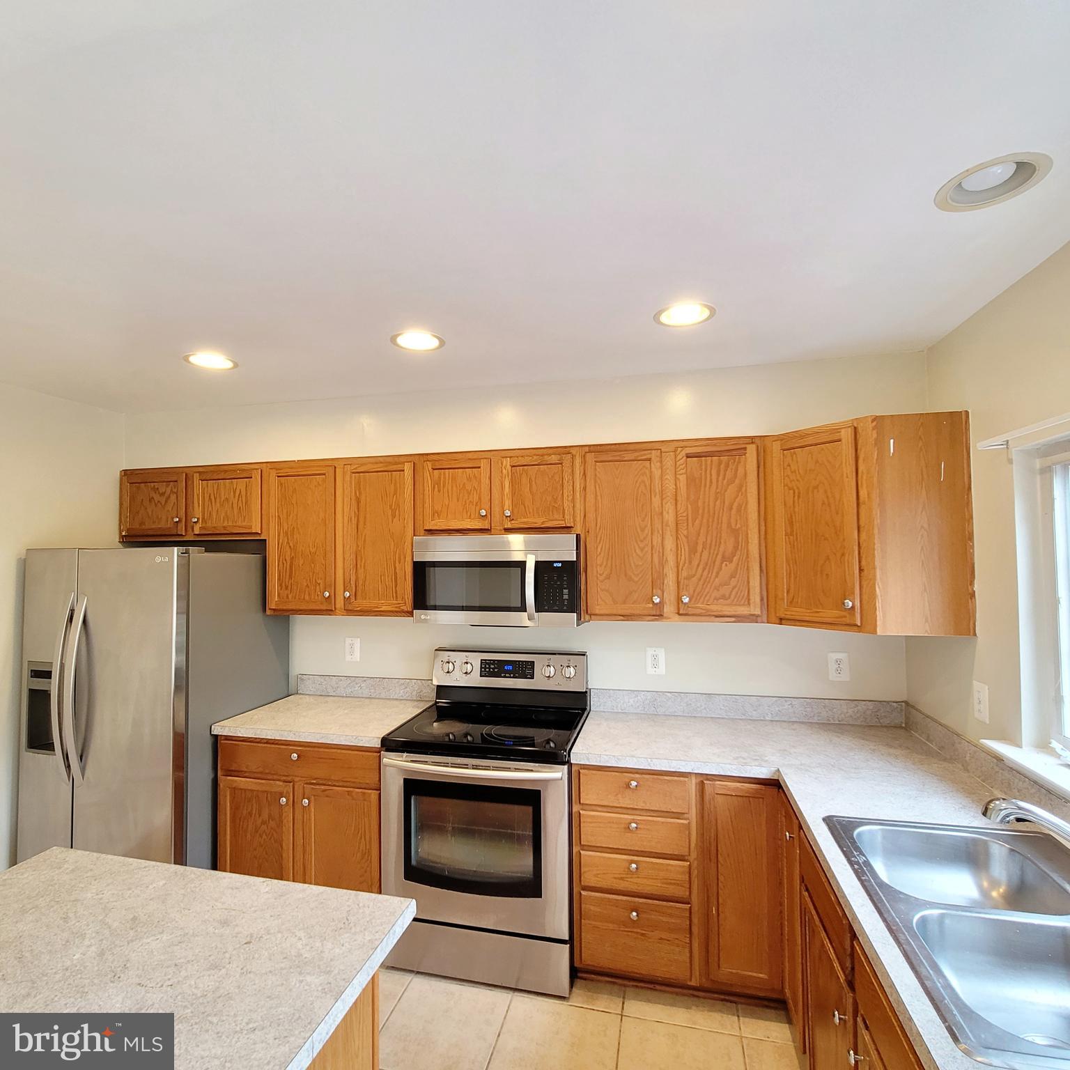 HIGHLANDS AT CLARKSBURG - Residential Lease