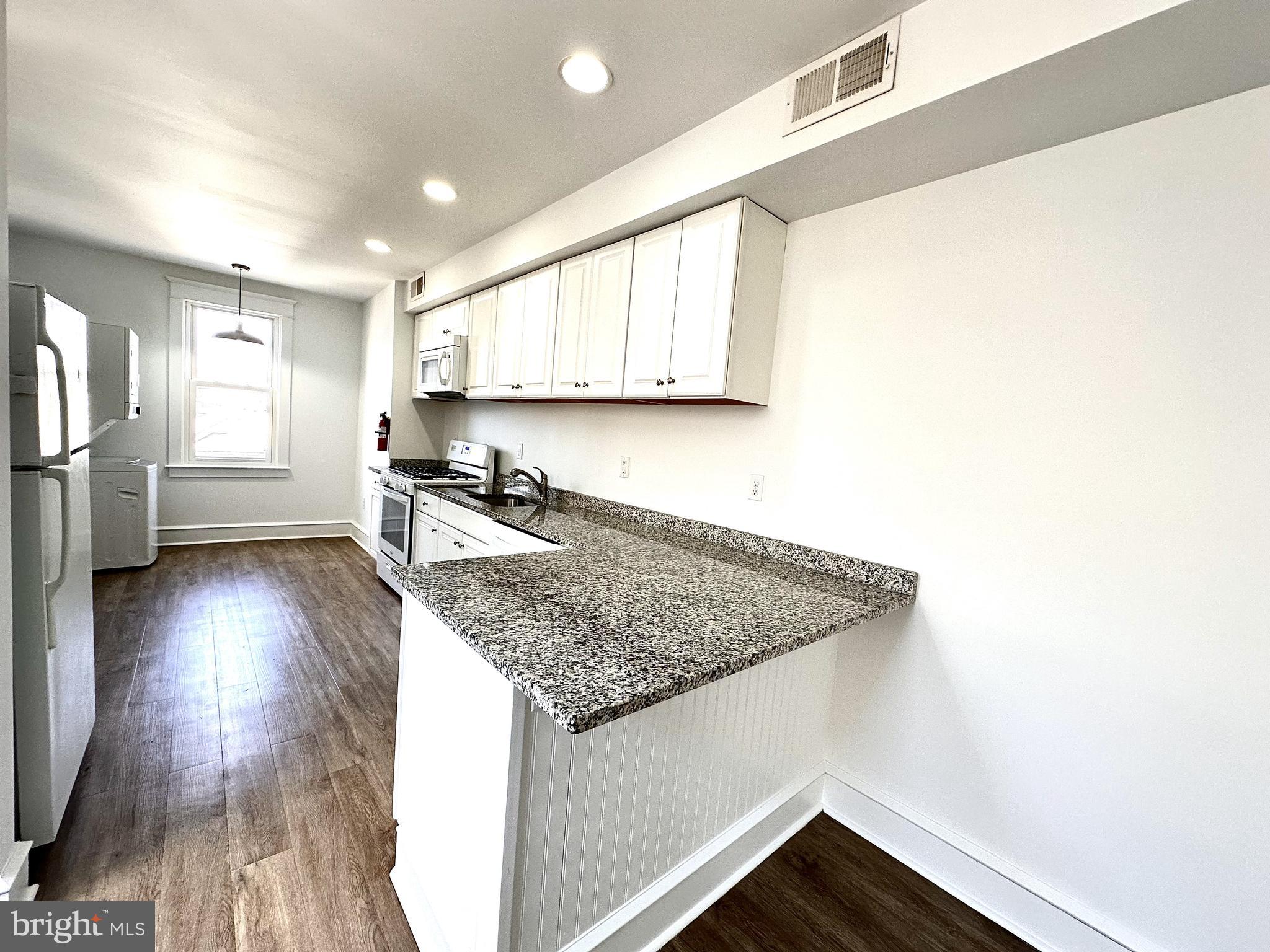 OAKMONT - Residential Lease