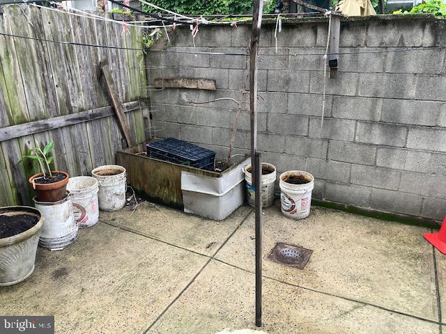 LOWER MOYAMENSING - Residential