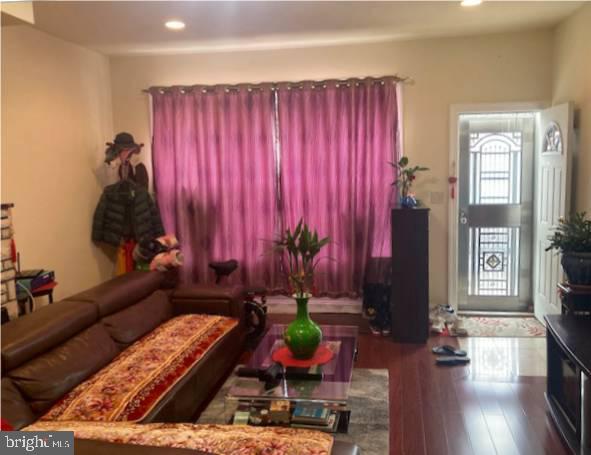 LOWER MOYAMENSING - Residential