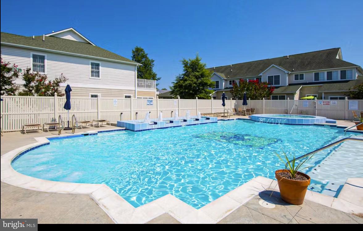 THE TIDES - Residential