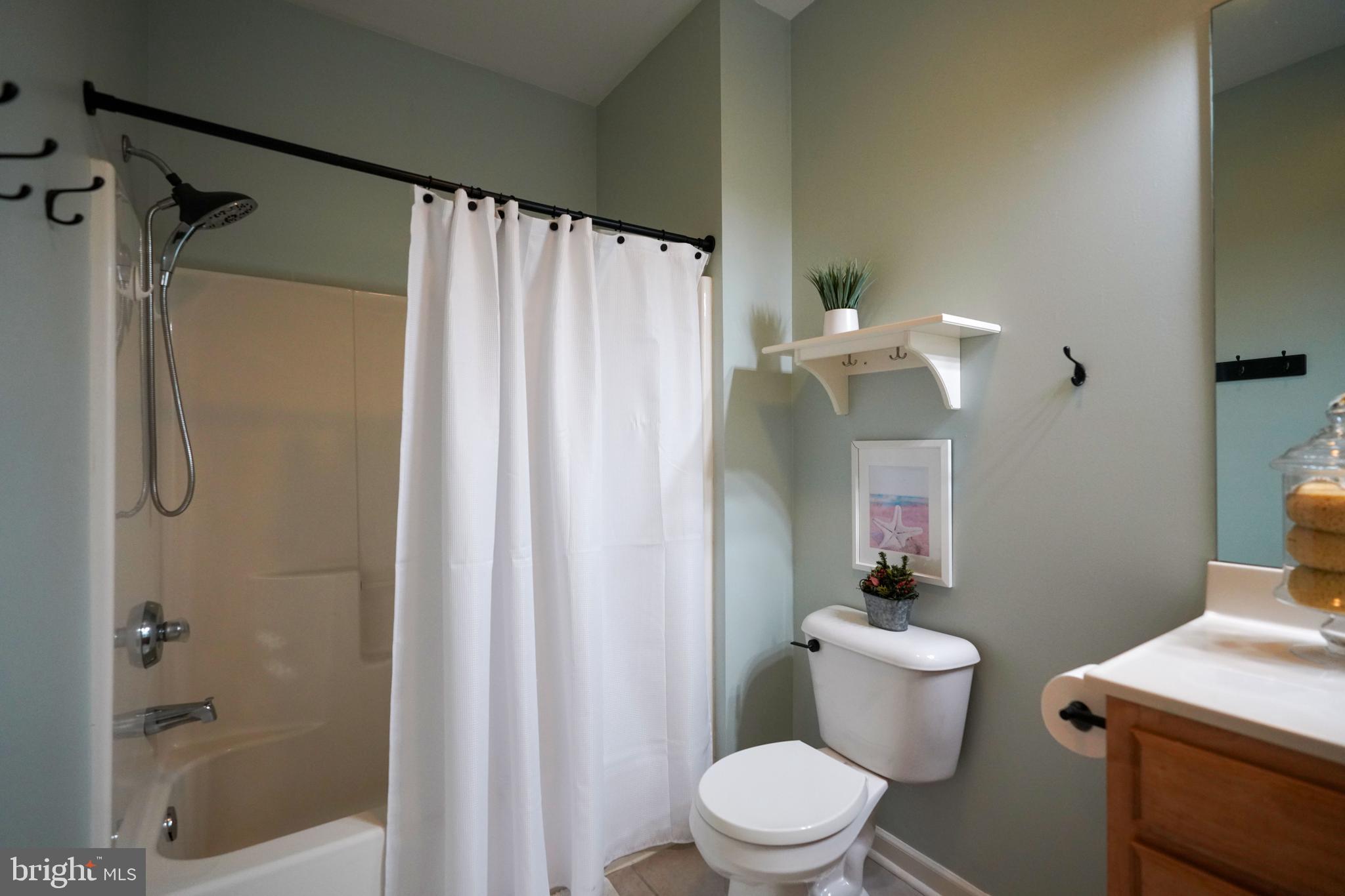 THE TIDES - Residential