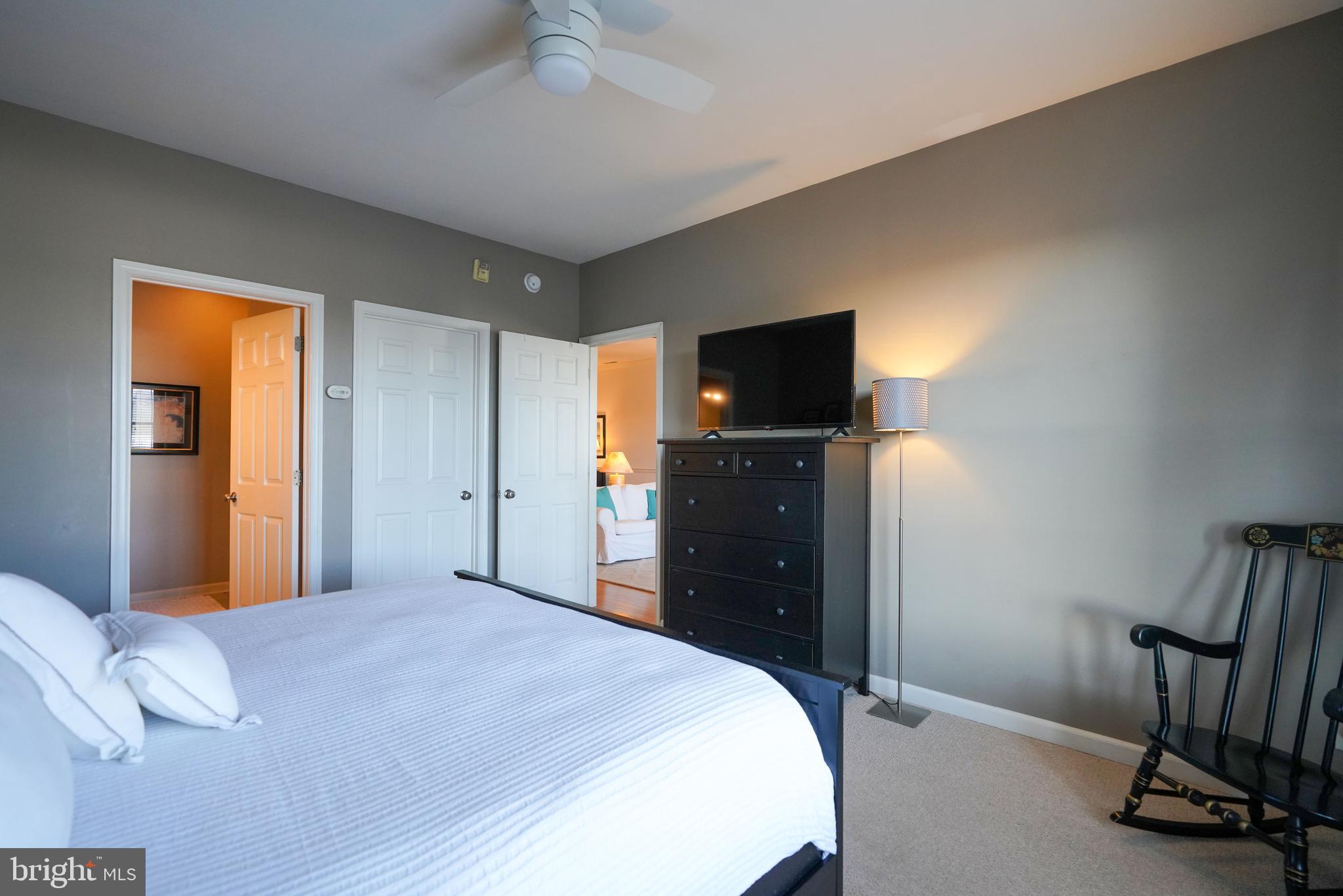 THE TIDES - Residential