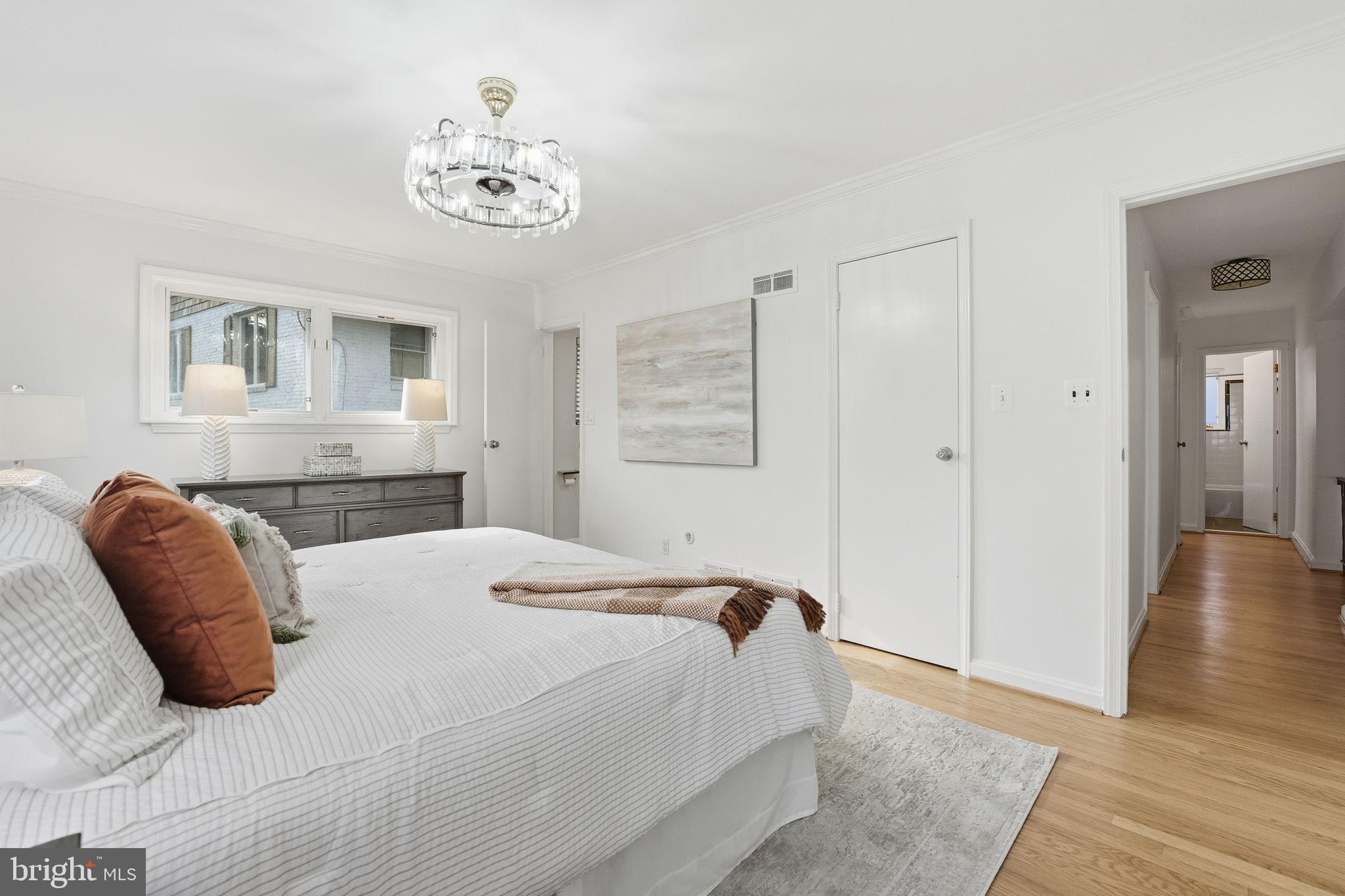 COUNTRY CLUB HILLS - Residential