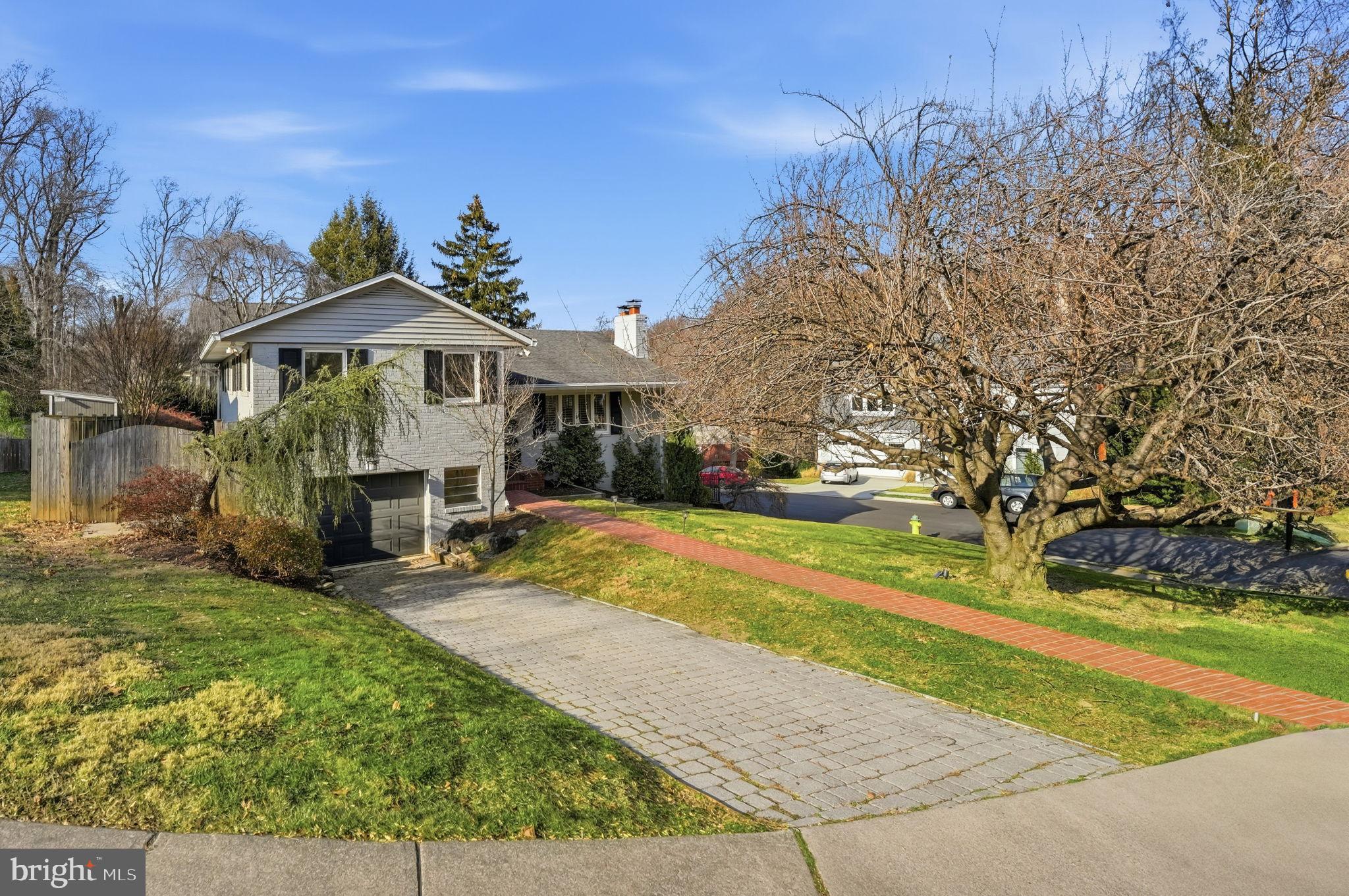 COUNTRY CLUB HILLS - Residential