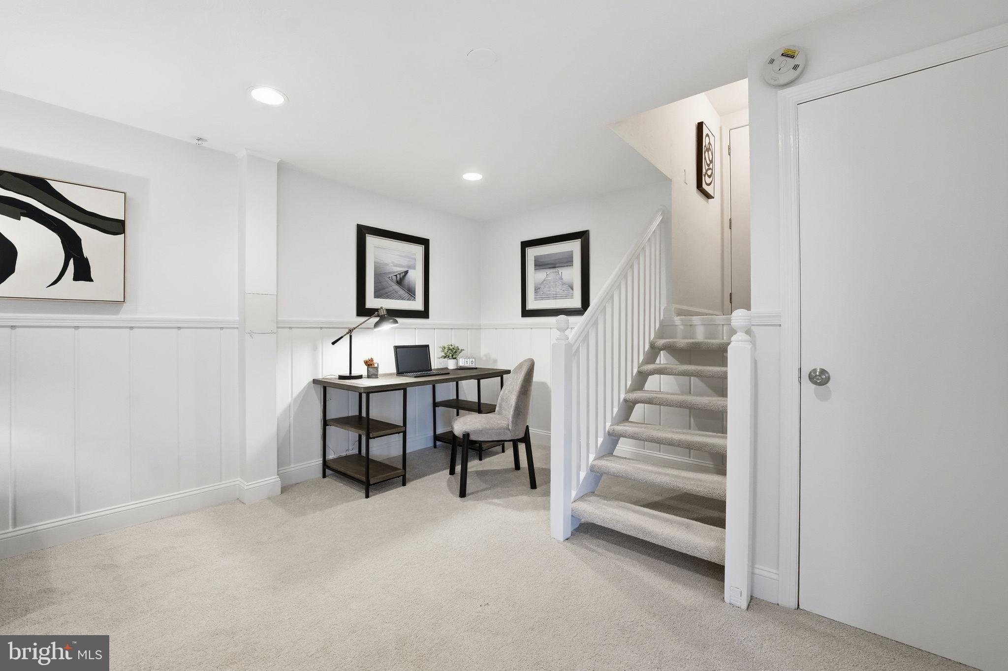 COUNTRY CLUB HILLS - Residential