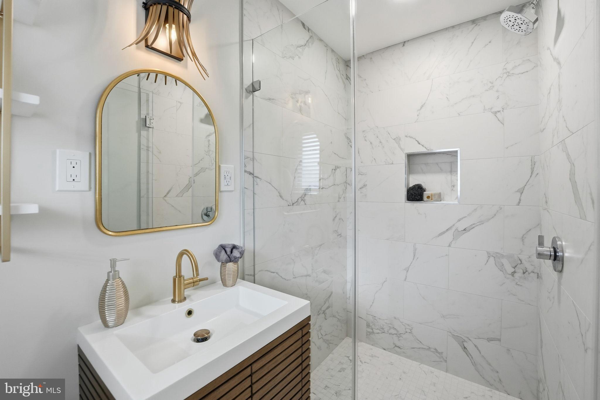 COUNTRY CLUB HILLS - Residential