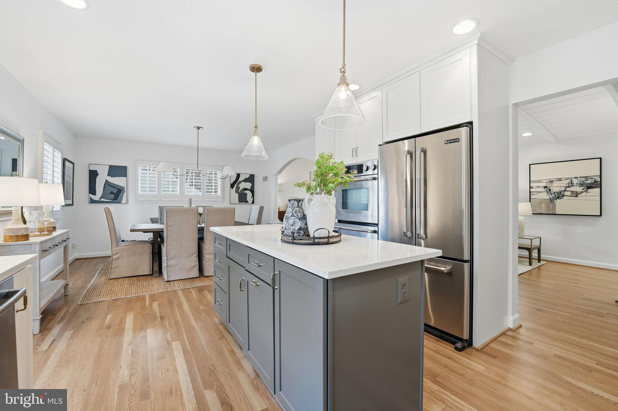 COUNTRY CLUB HILLS - Residential