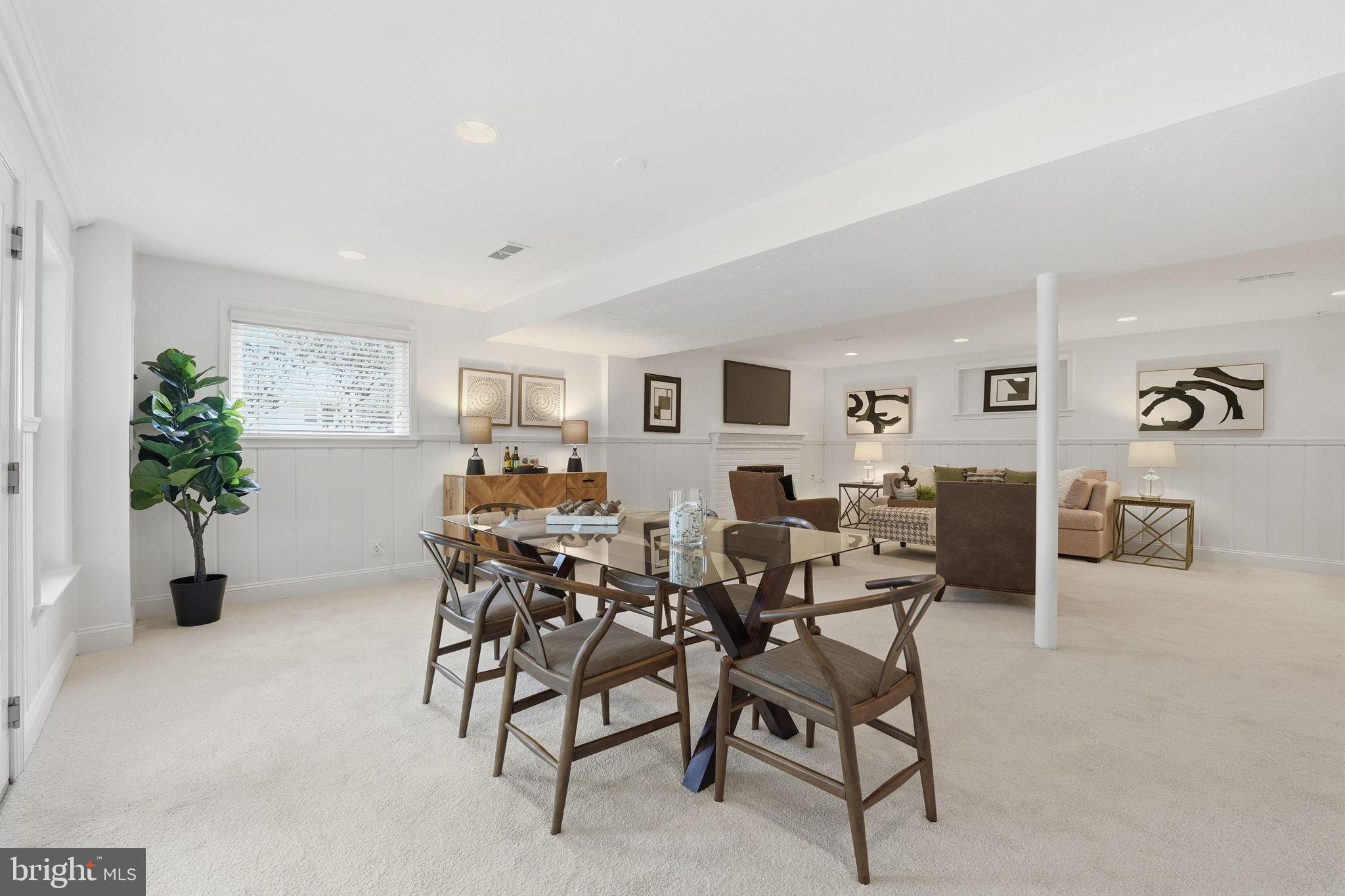 COUNTRY CLUB HILLS - Residential