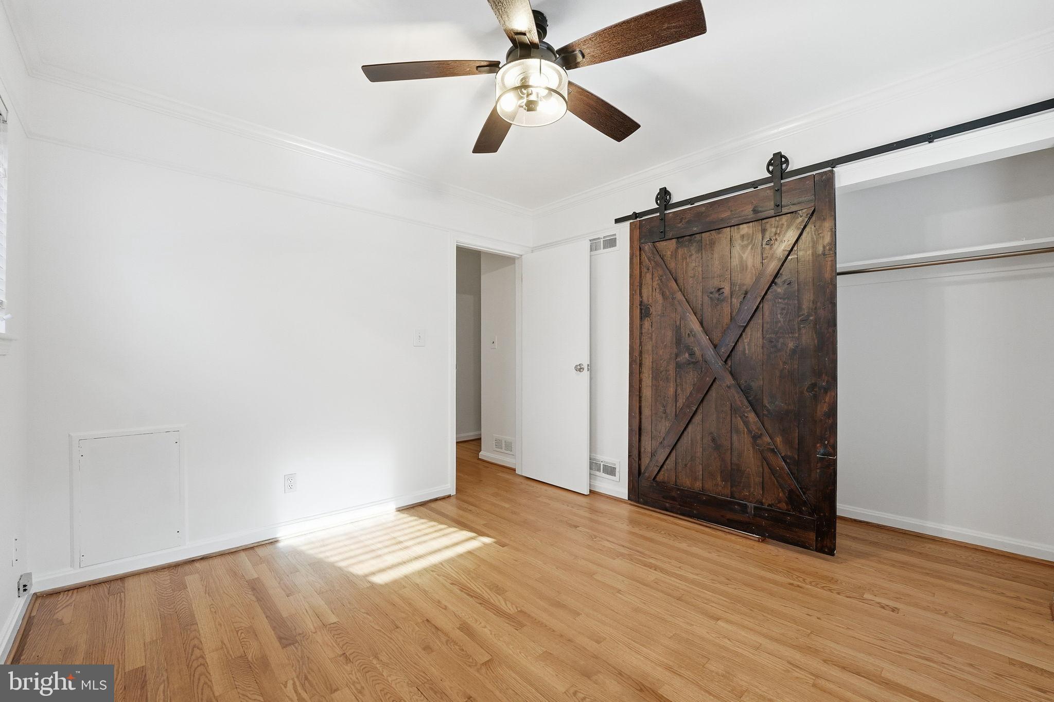 COUNTRY CLUB HILLS - Residential