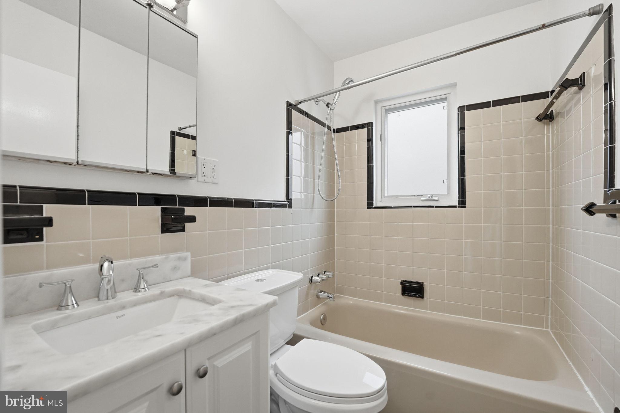 COUNTRY CLUB HILLS - Residential