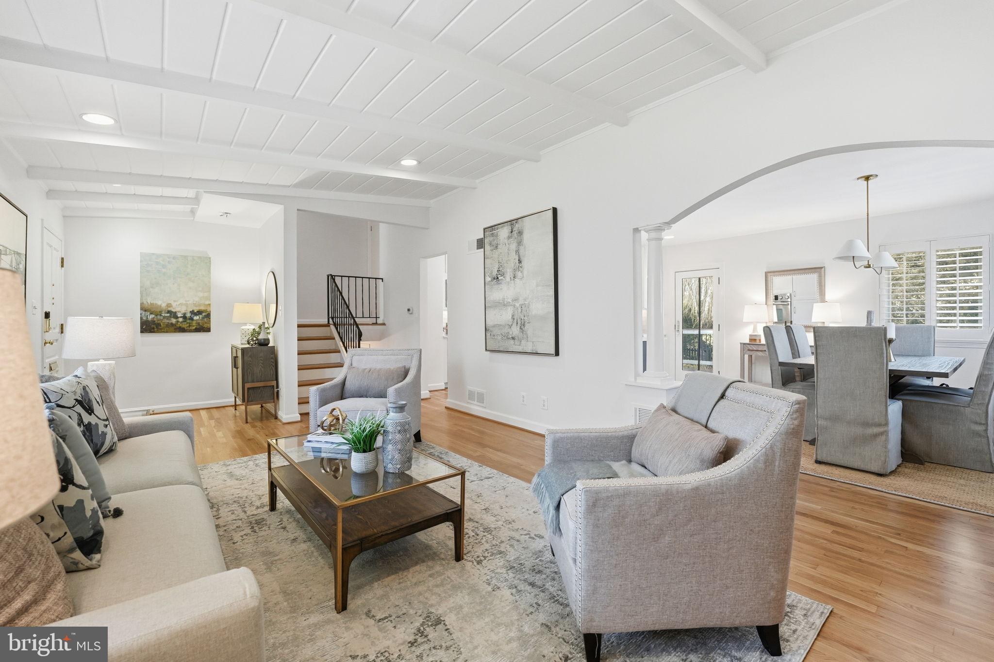 COUNTRY CLUB HILLS - Residential