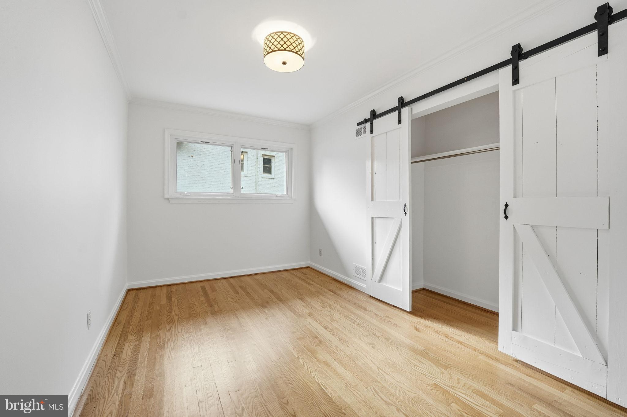 COUNTRY CLUB HILLS - Residential