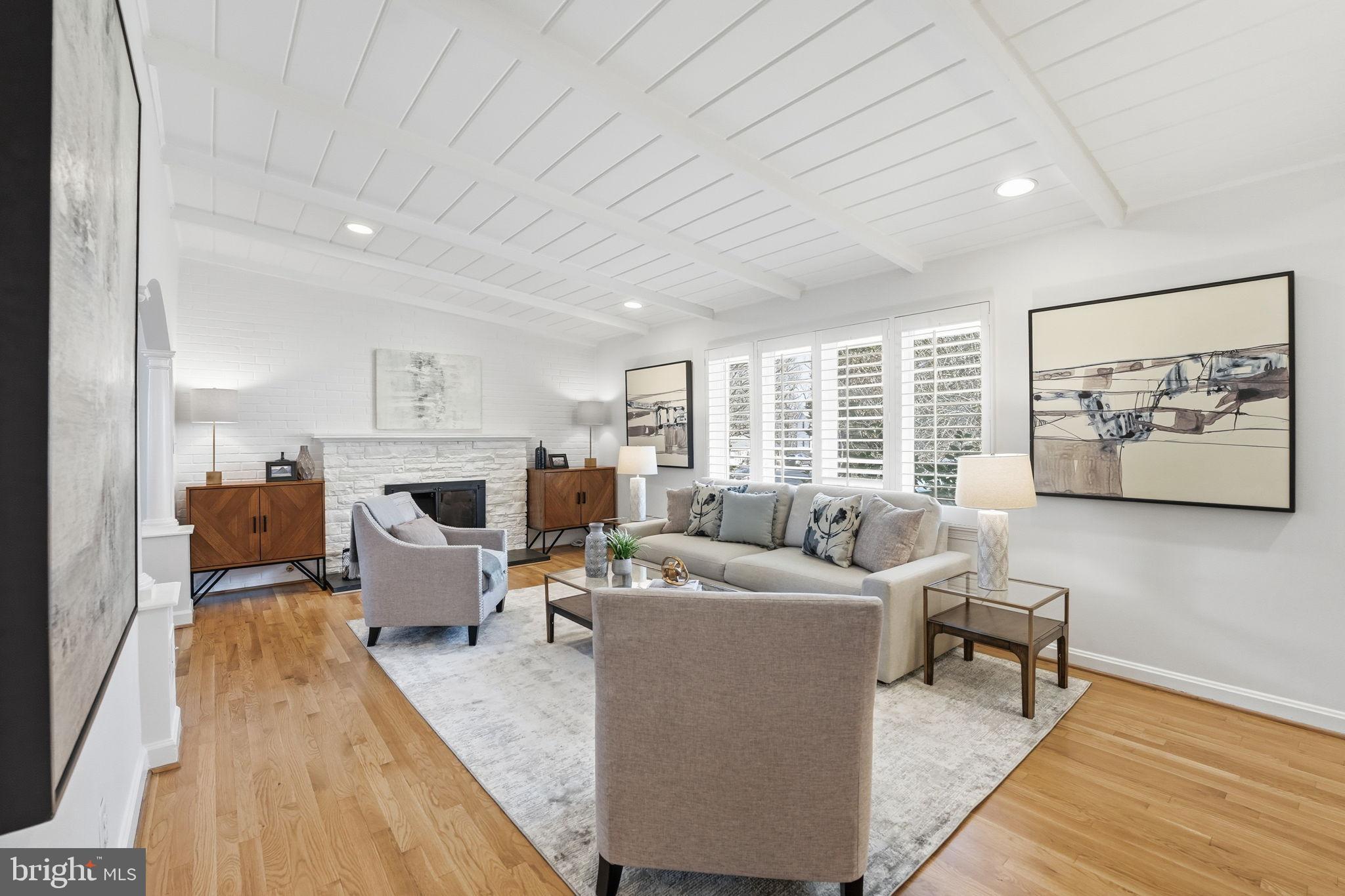 COUNTRY CLUB HILLS - Residential