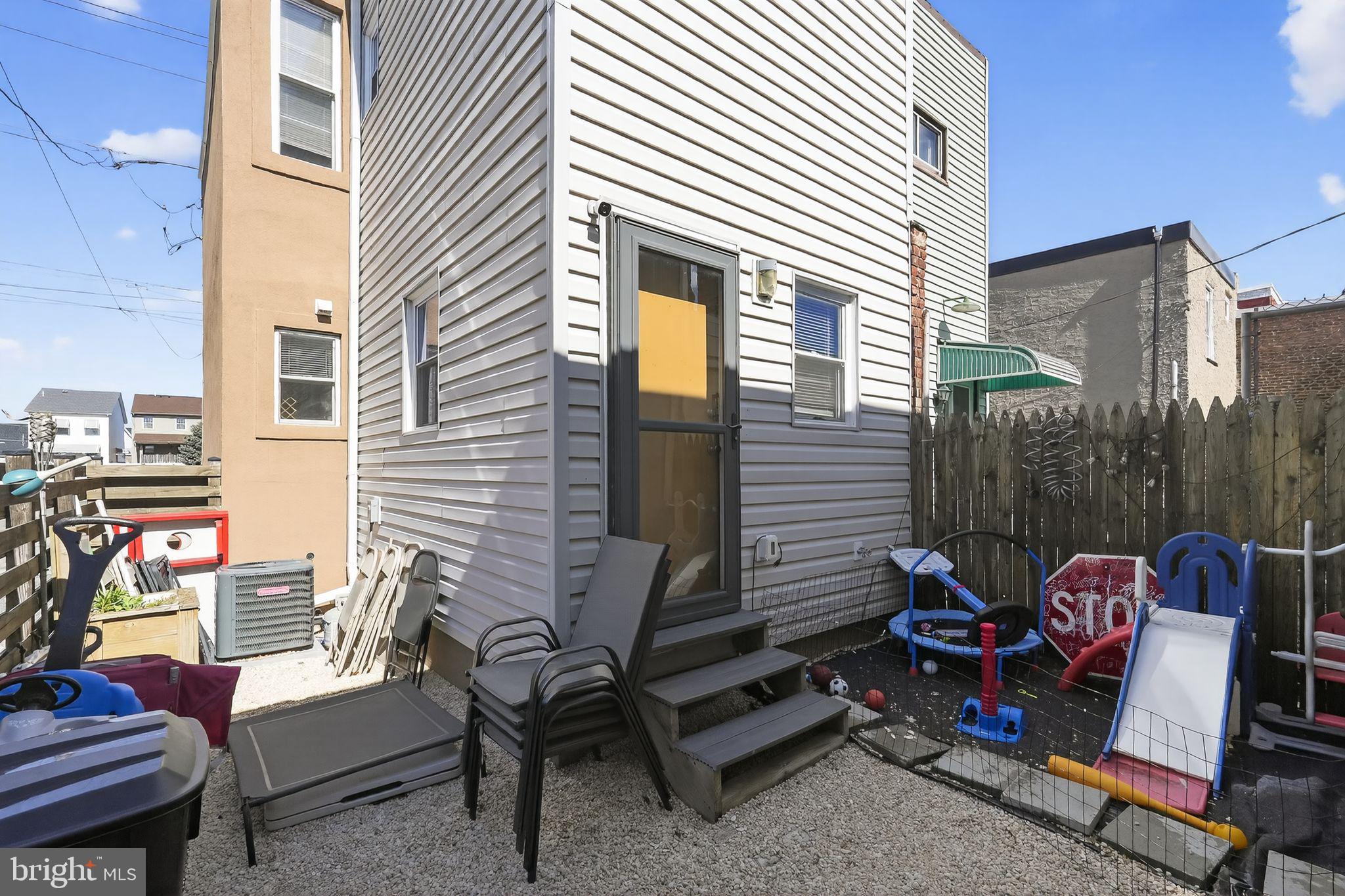 PORT RICHMOND - Residential