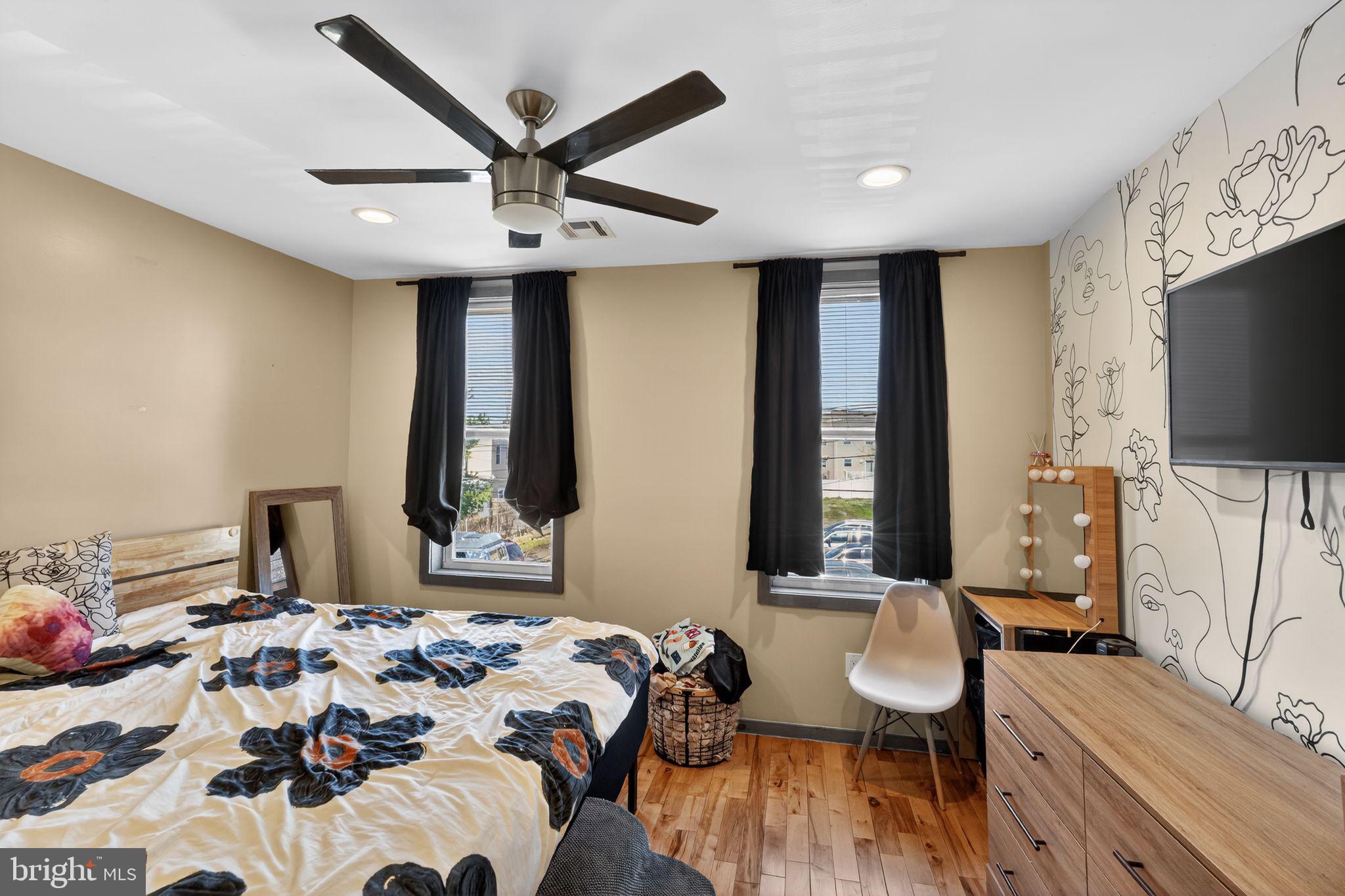 PORT RICHMOND - Residential