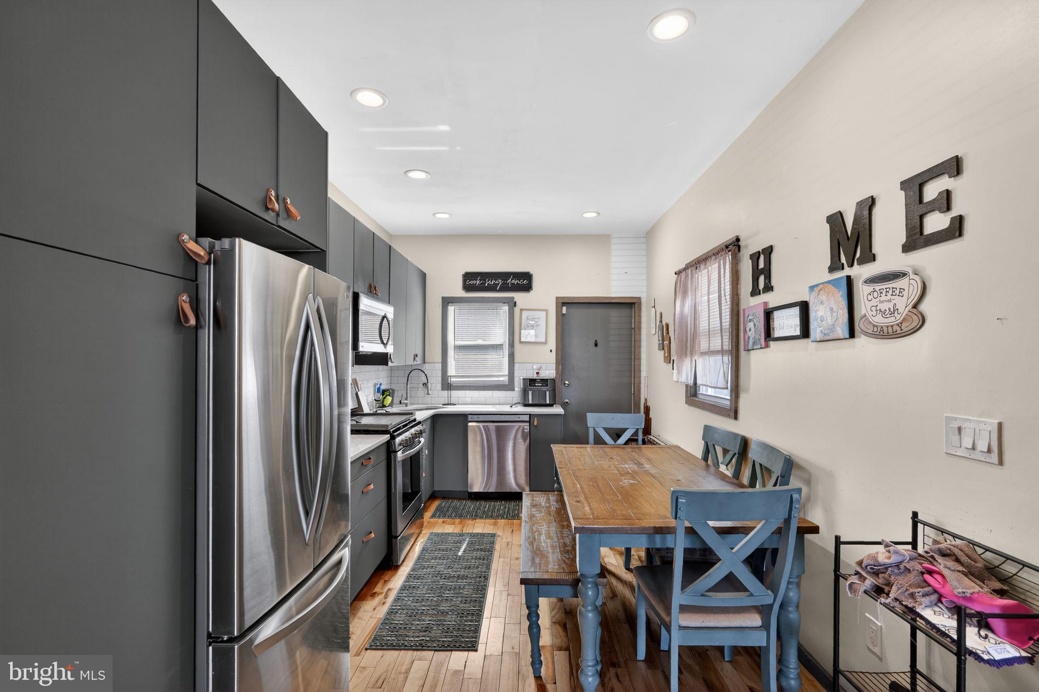 PORT RICHMOND - Residential