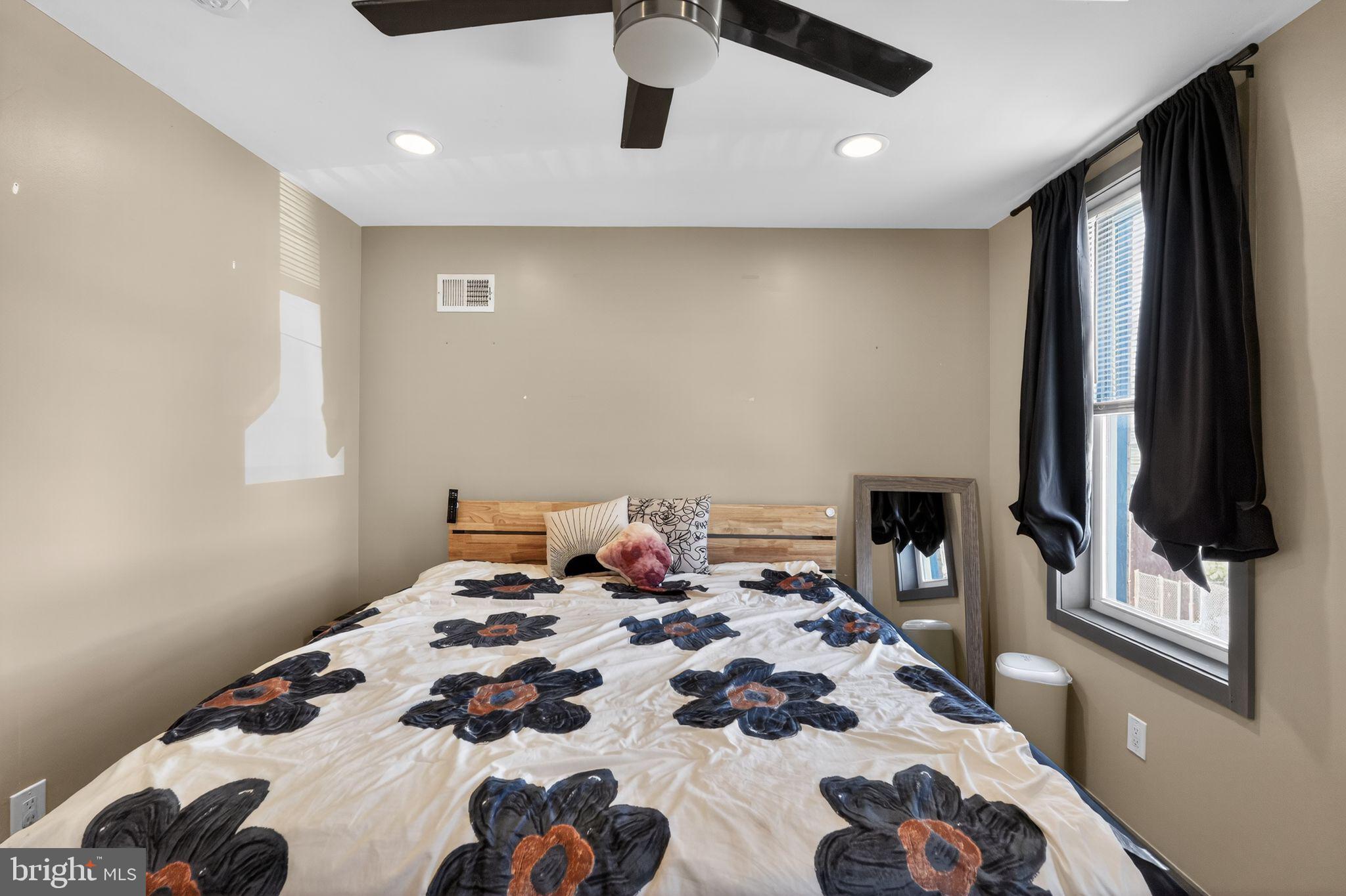 PORT RICHMOND - Residential