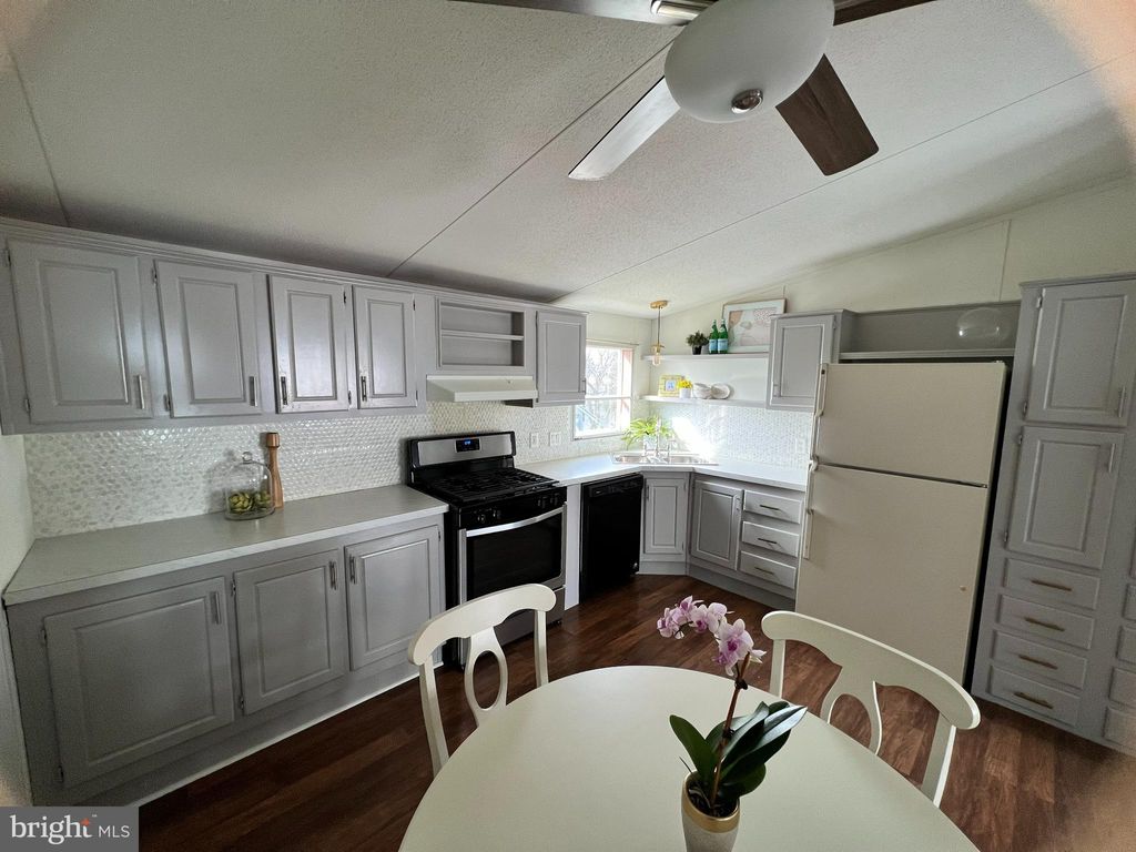 Photo of 102 BRIDLEWOOD CT S, LANCASTER, PA 17603 (MLS # PALA2032046)