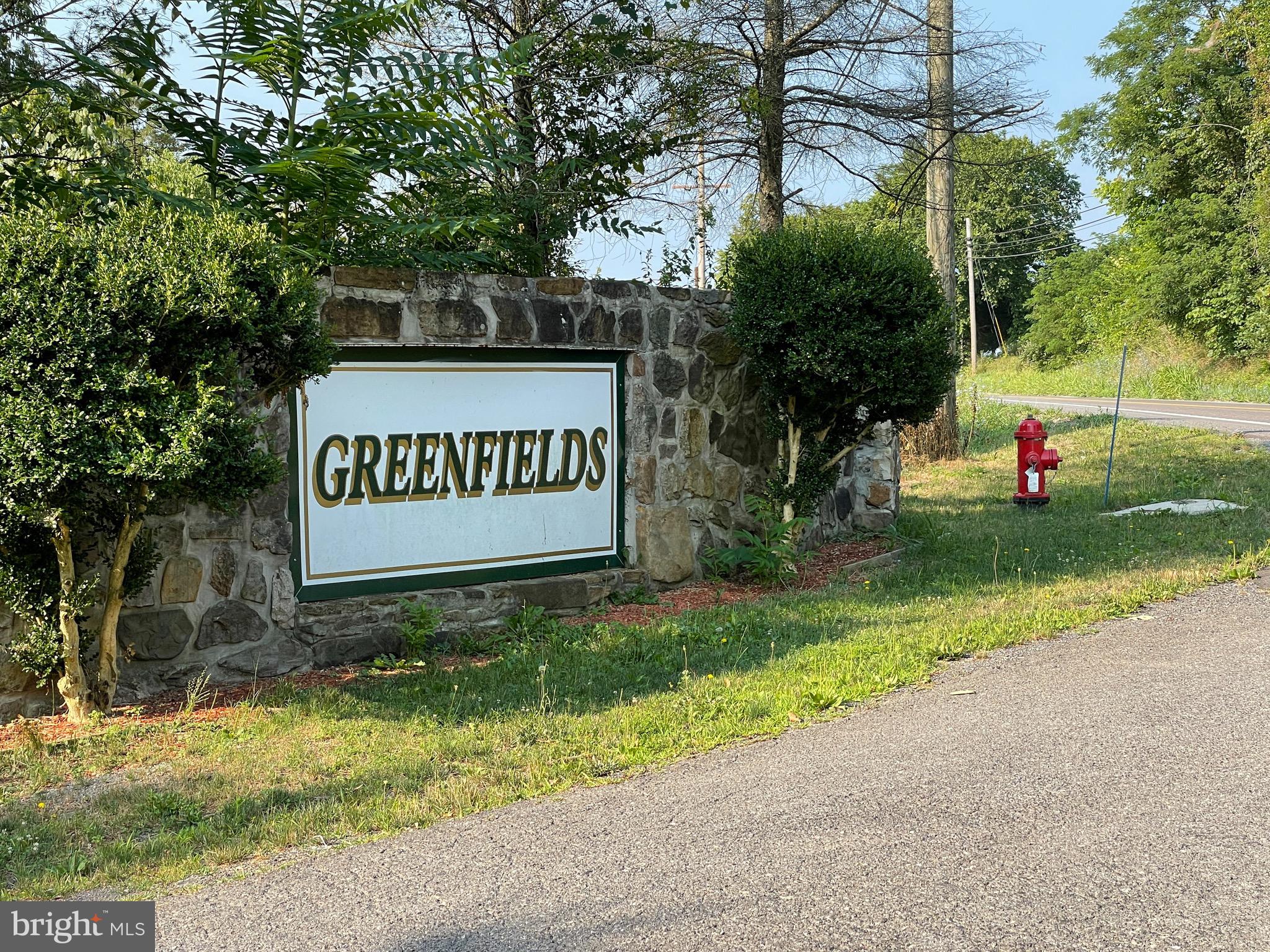 GREENFIELDS - Land