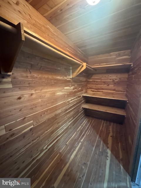 STONEYBROOK - Residential Lease