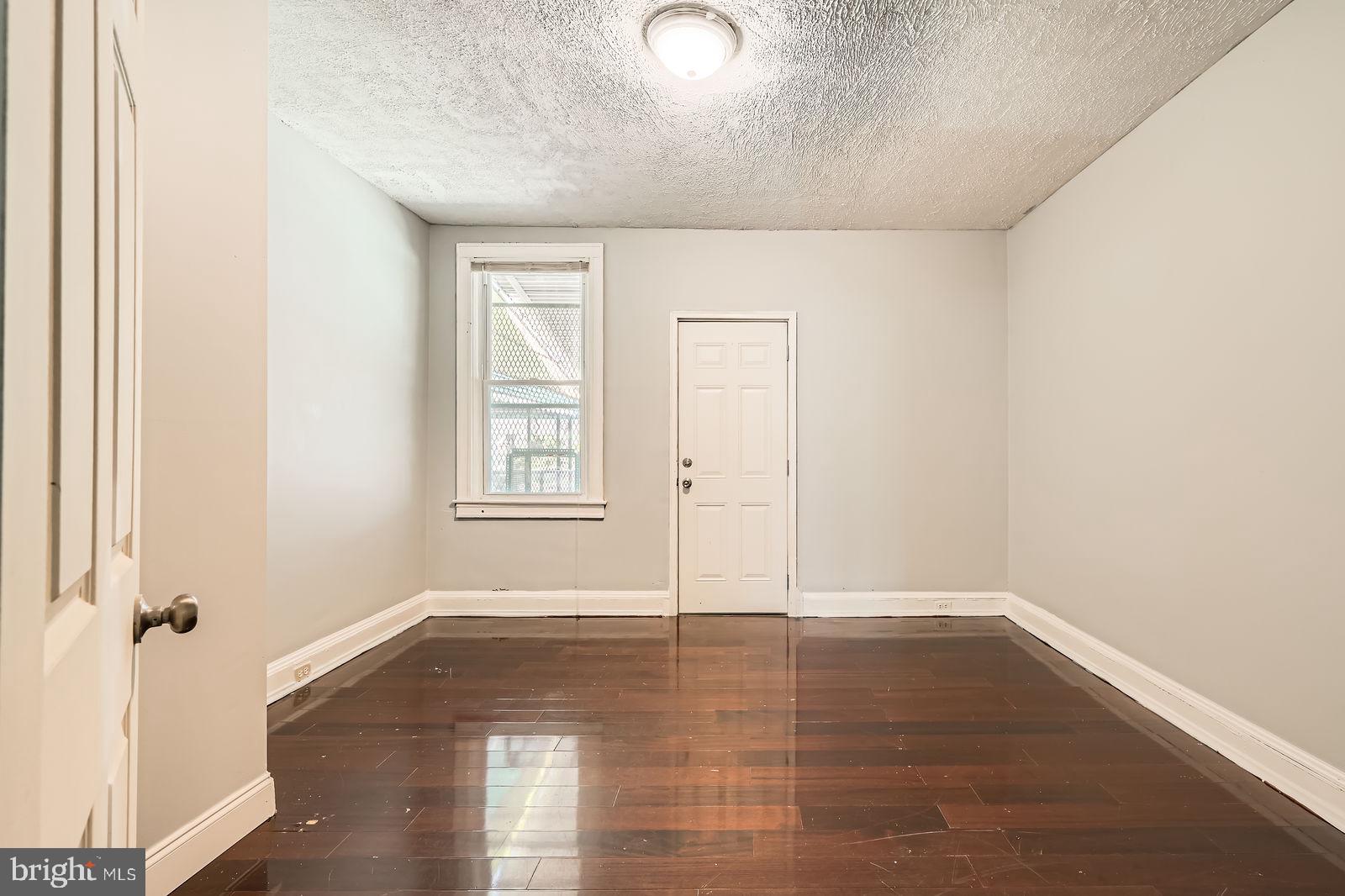 MADISON EASTEND - Residential