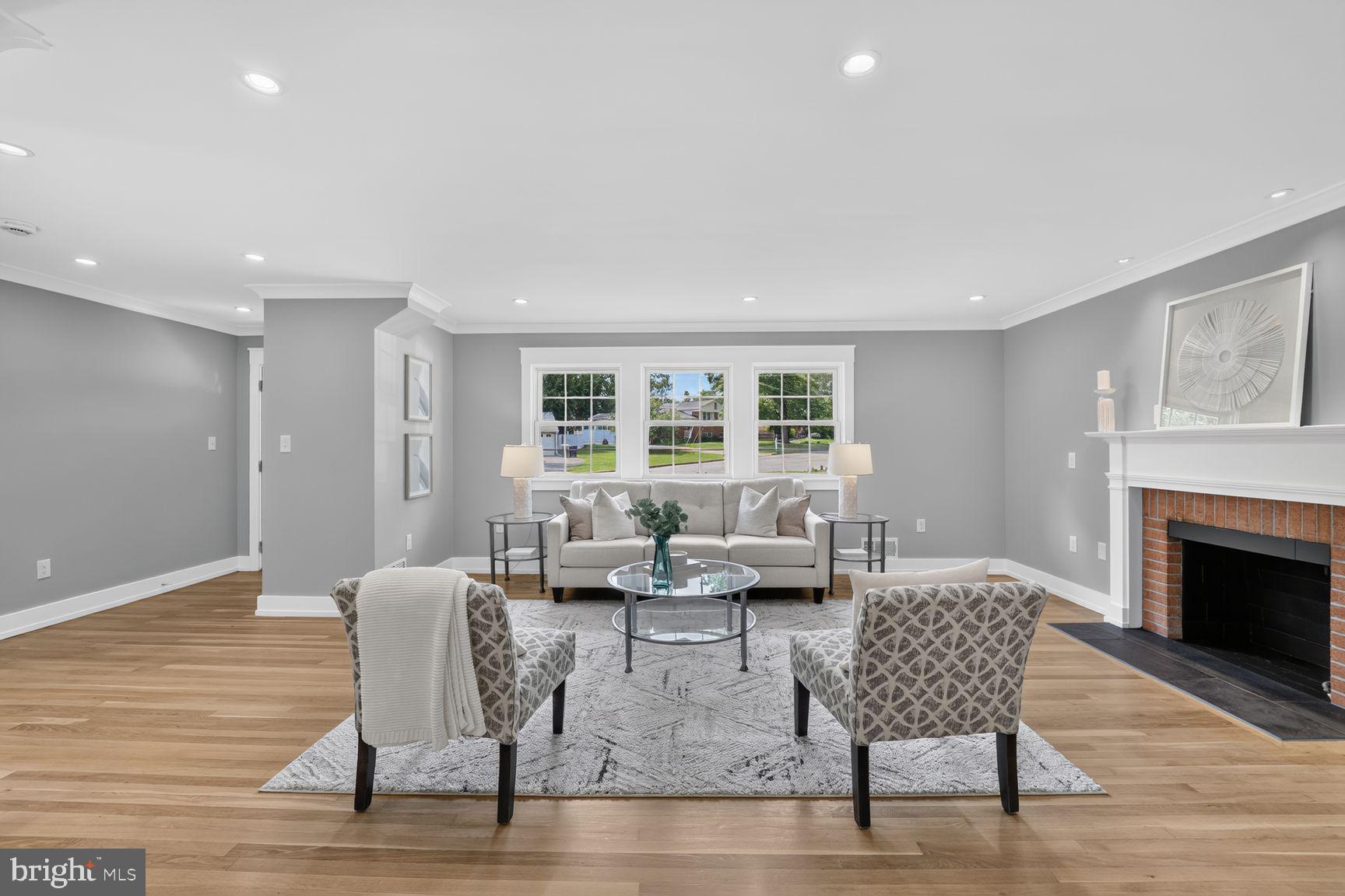 1915 SHANNON COURT