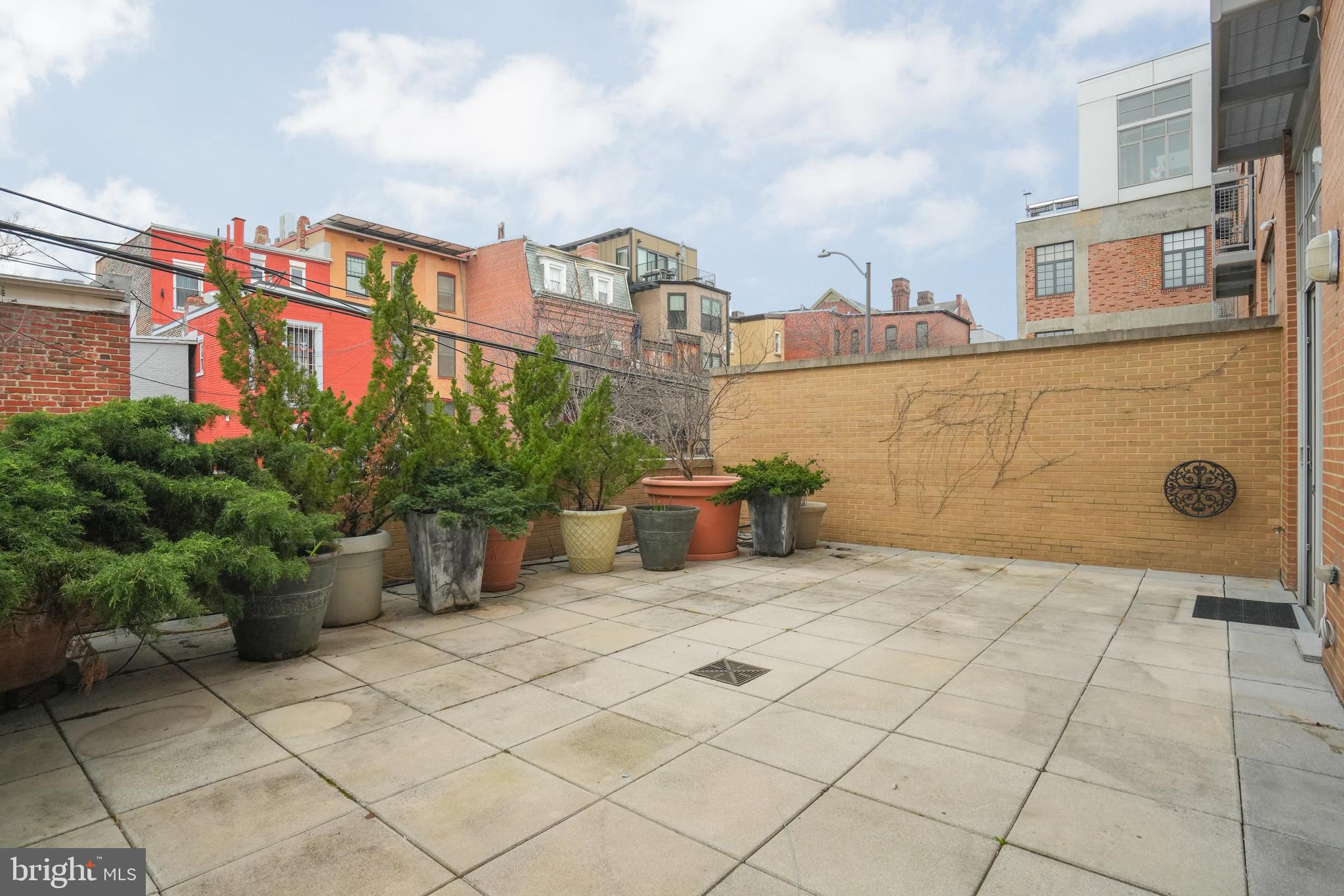 LOGAN CIRCLE - Residential