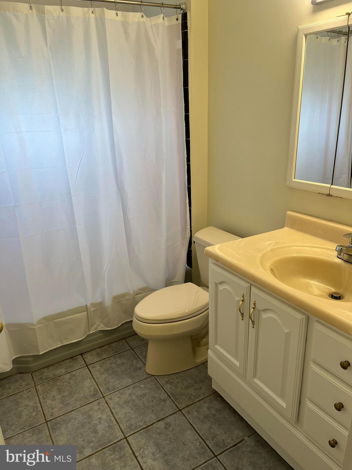 LONGMEADOW - Residential Lease