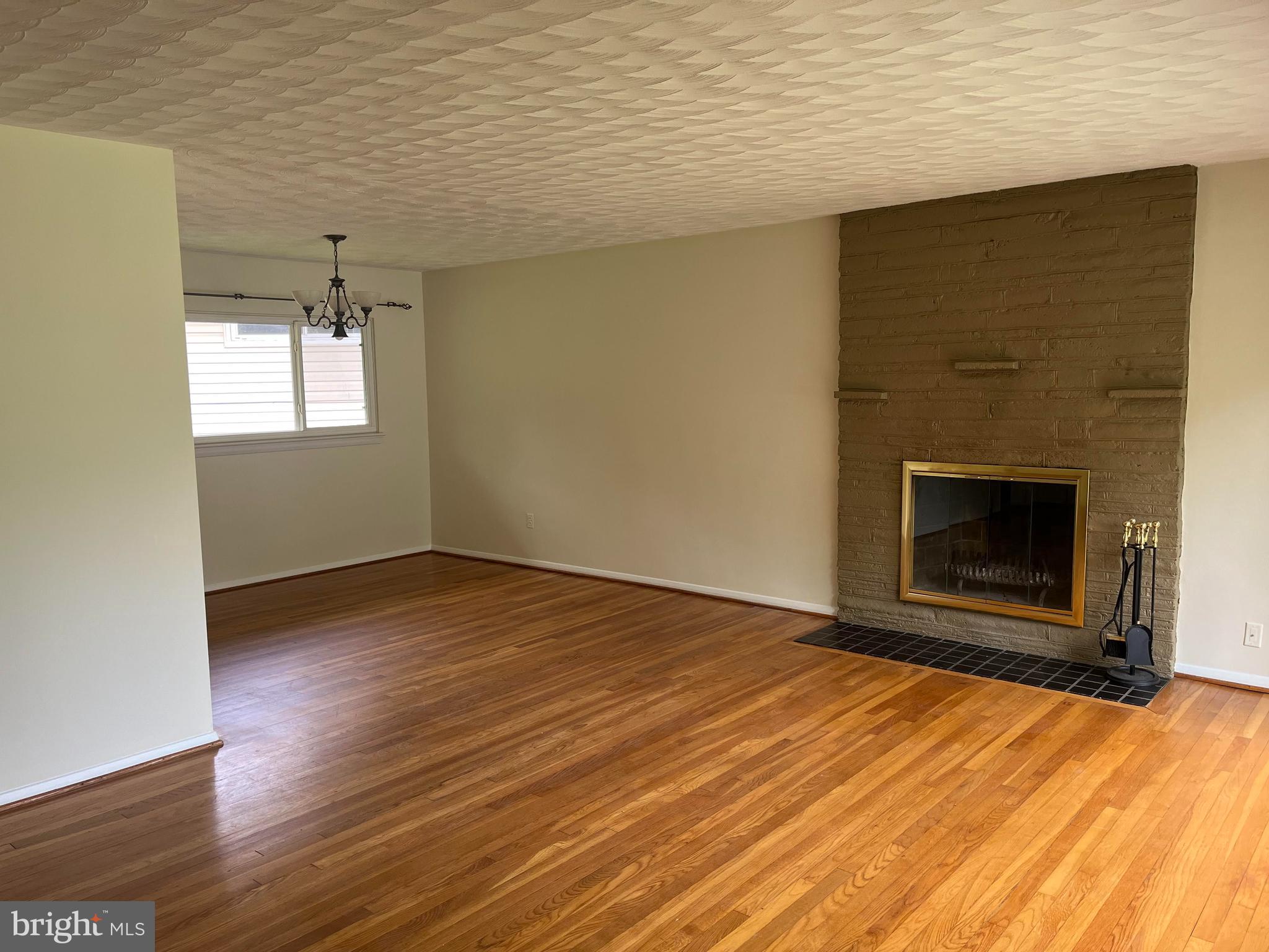 LONGMEADOW - Residential Lease