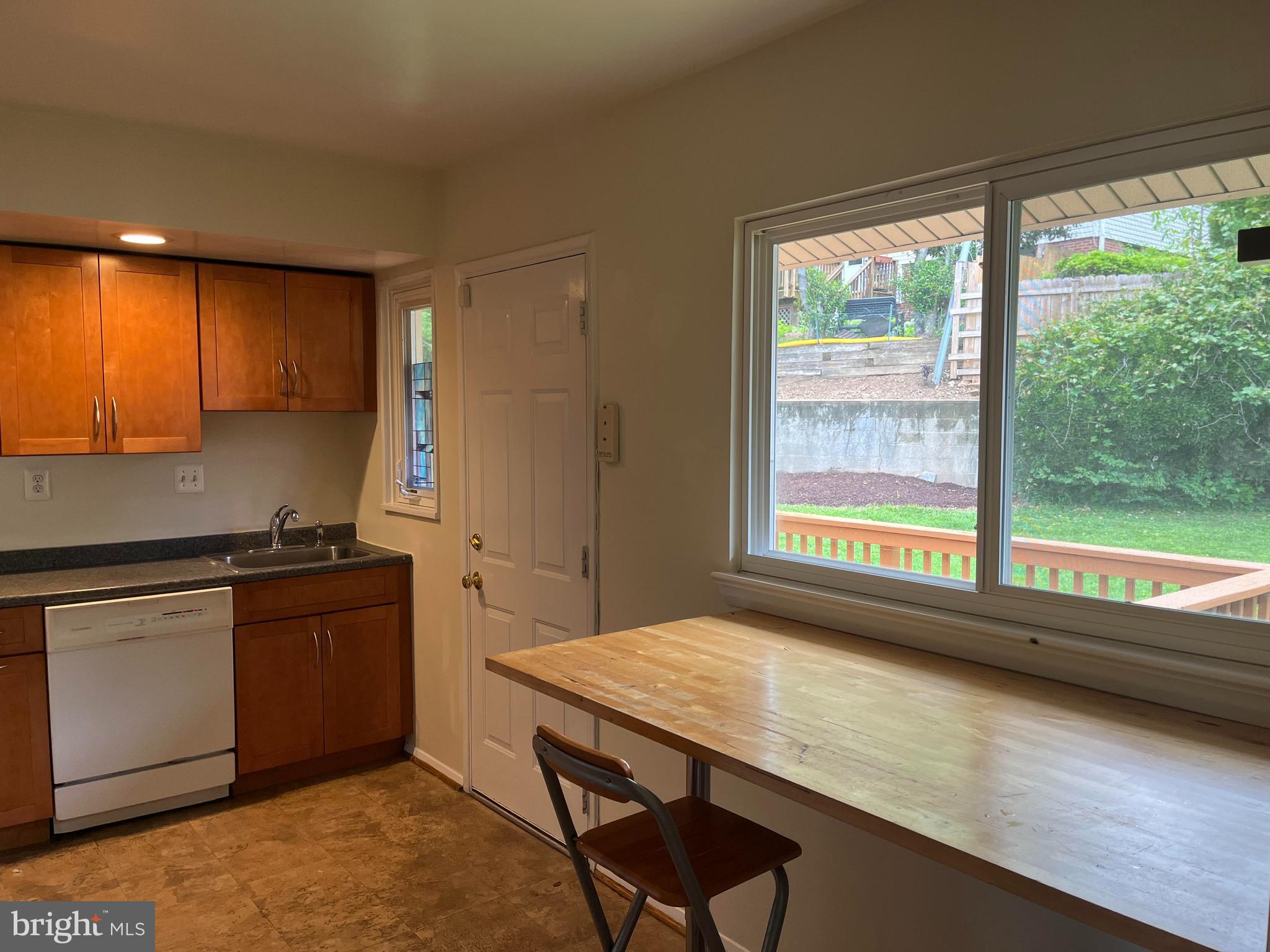 LONGMEADOW - Residential Lease