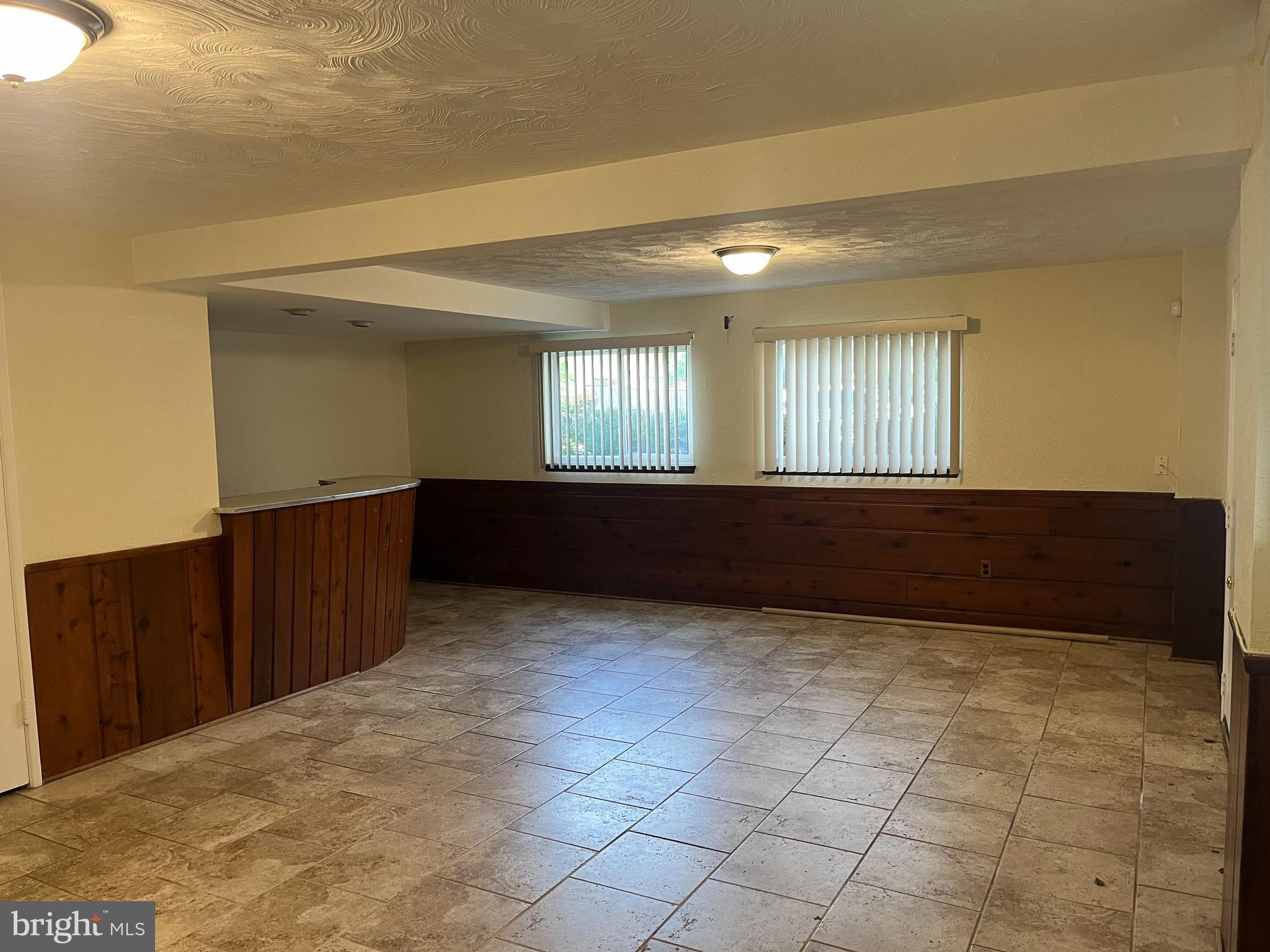 LONGMEADOW - Residential Lease