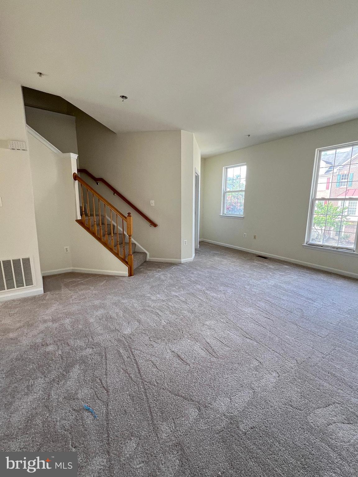 WOODVIEW VILLAGE - Residential Lease