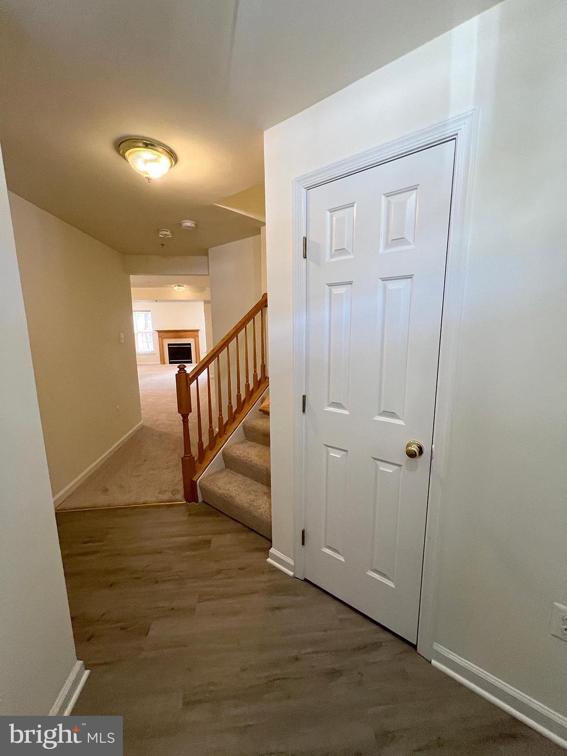 WOODVIEW VILLAGE - Residential Lease