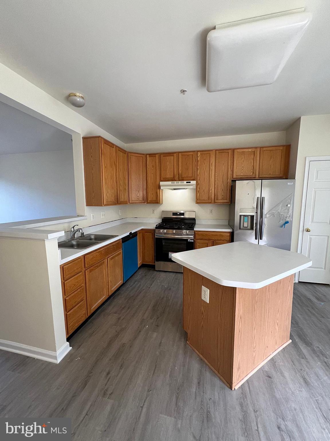 WOODVIEW VILLAGE - Residential Lease