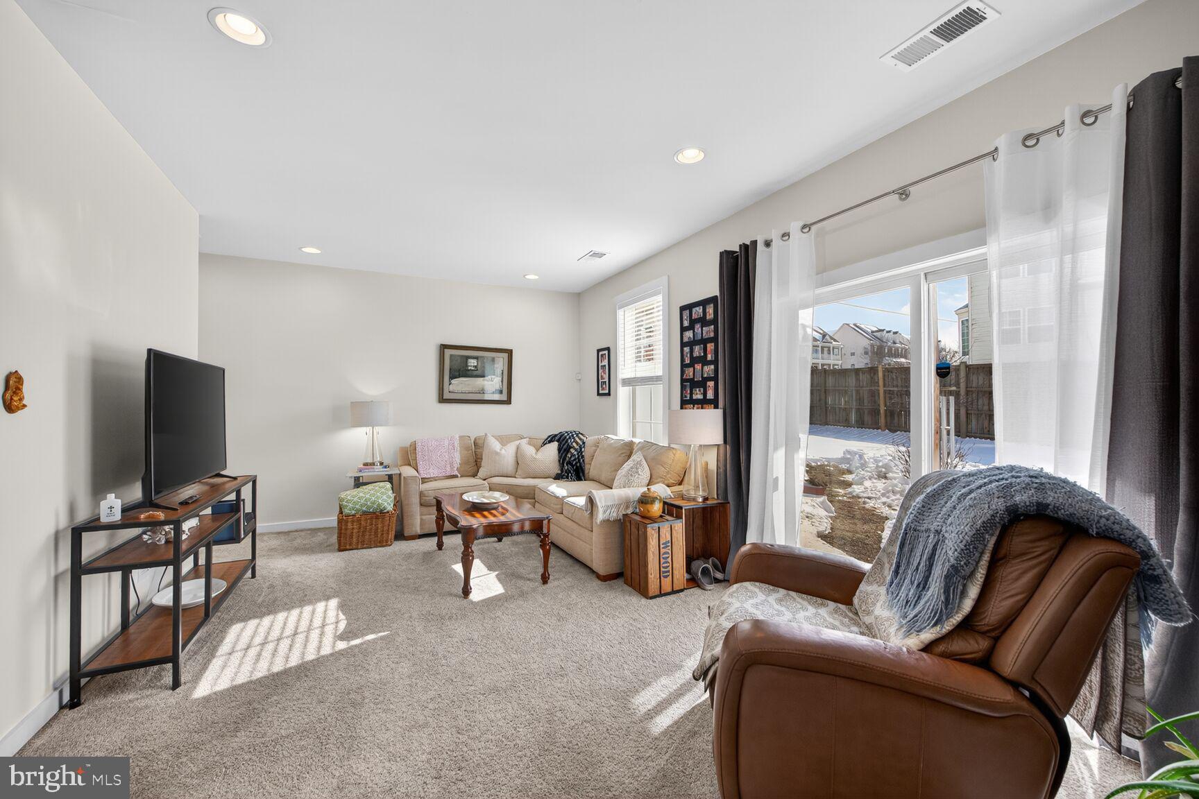 SOUTH FORK BROAD RUN - Residential