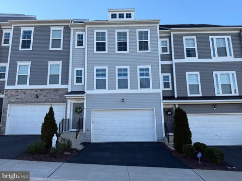 Condo For Sale - 42409 Arcola Vista Terrace<br/> STERLING, VA 20166
